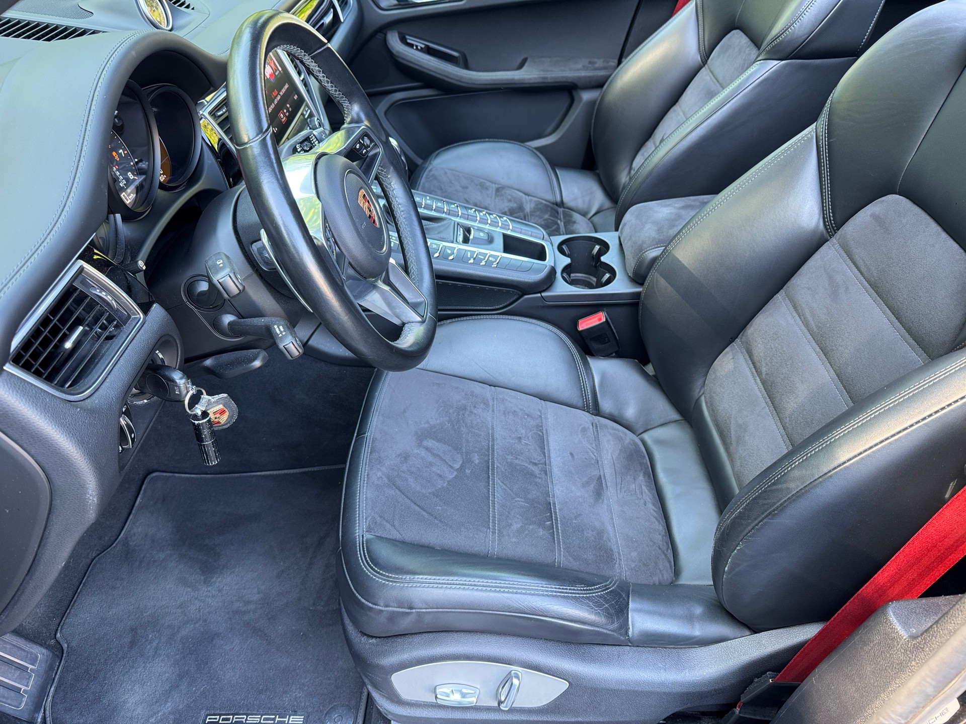 PORSCHE Macan GTS PDK-image-12
