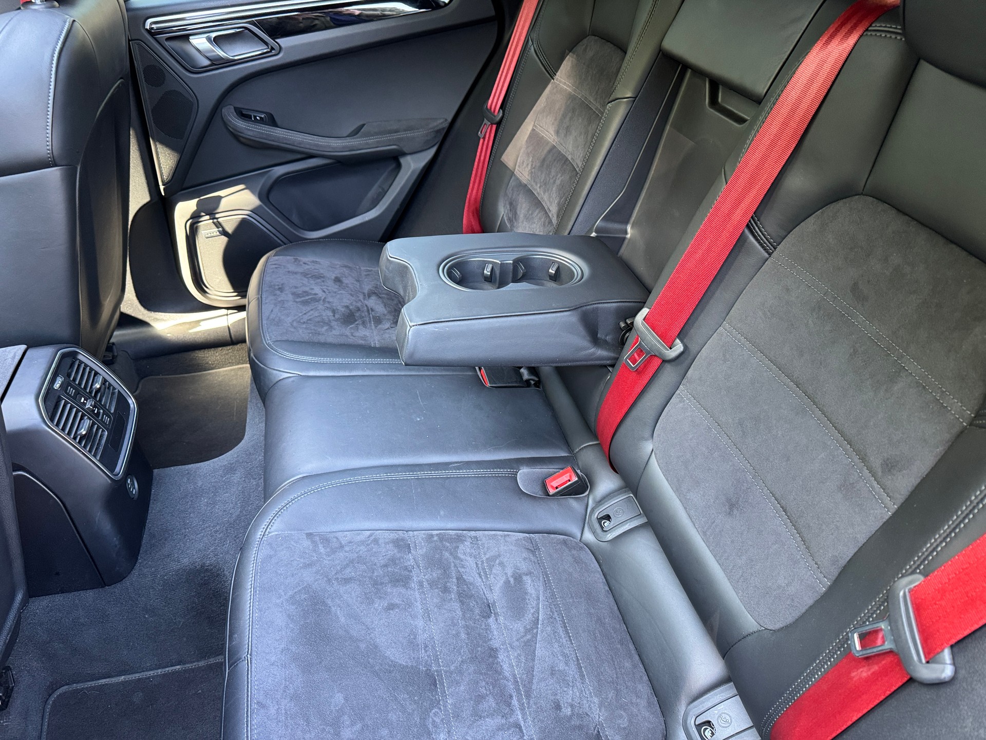 PORSCHE Macan GTS PDK-image-13
