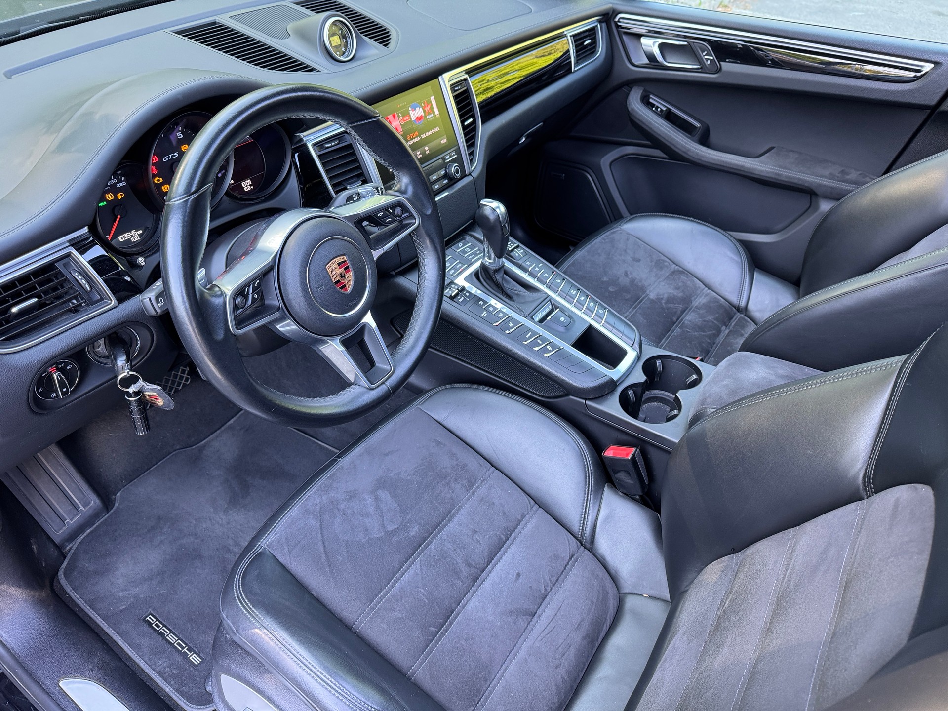 PORSCHE Macan GTS PDK-image-1
