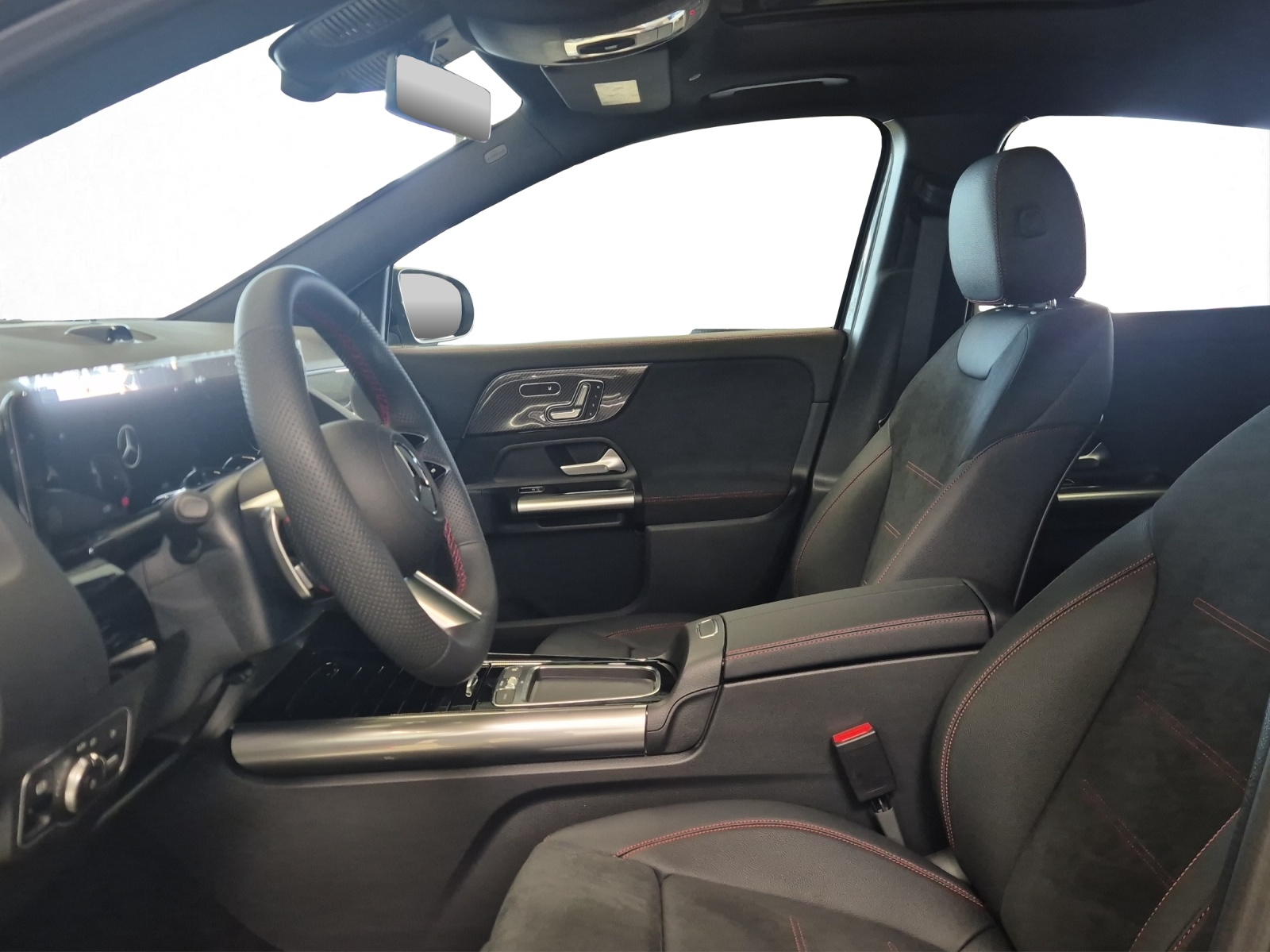 MERCEDES-BENZ GLA 250 e EQ Star AMG Line-image-9
