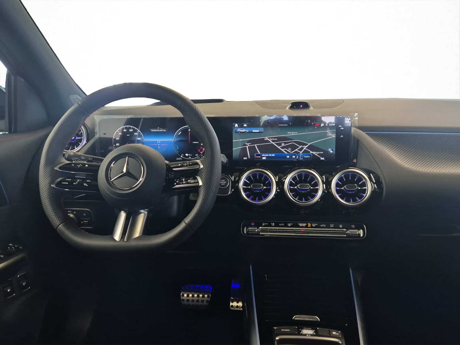 MERCEDES-BENZ GLA 250 e EQ Star AMG Line-image-12