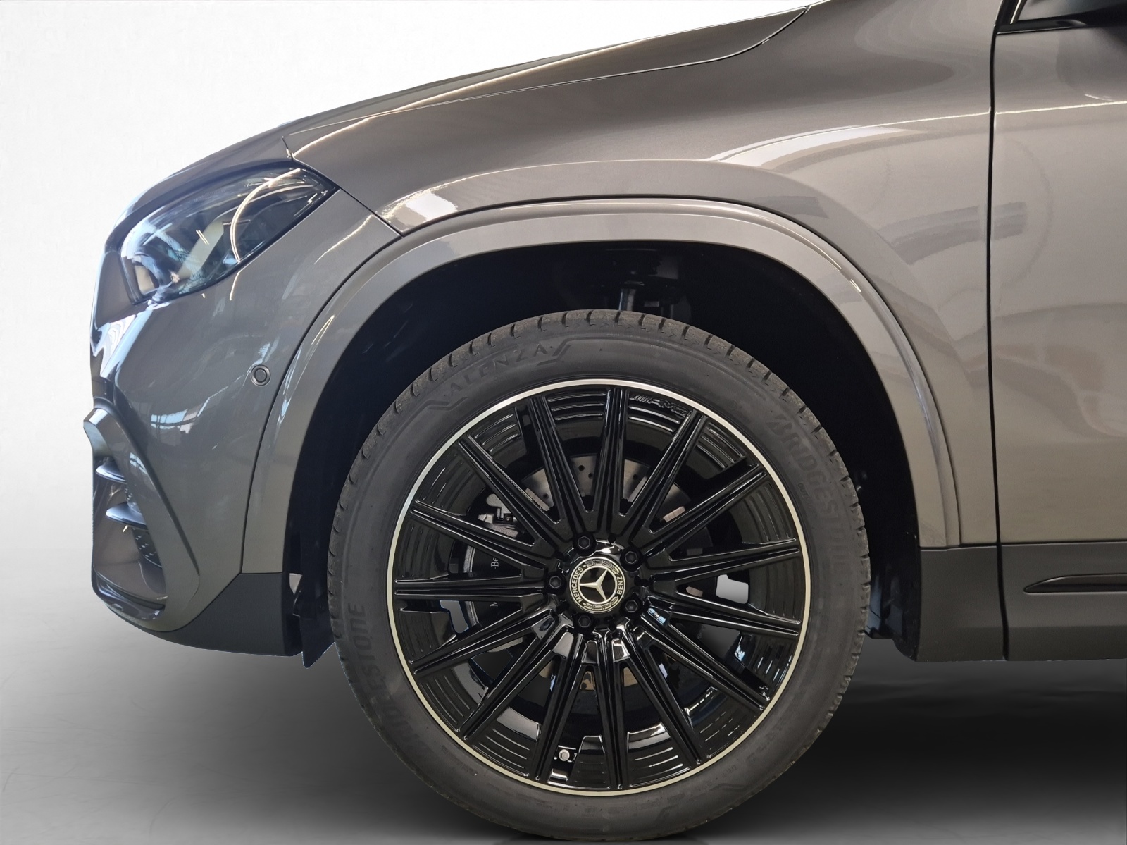 MERCEDES-BENZ GLA 250 e EQ Star AMG Line-image-6
