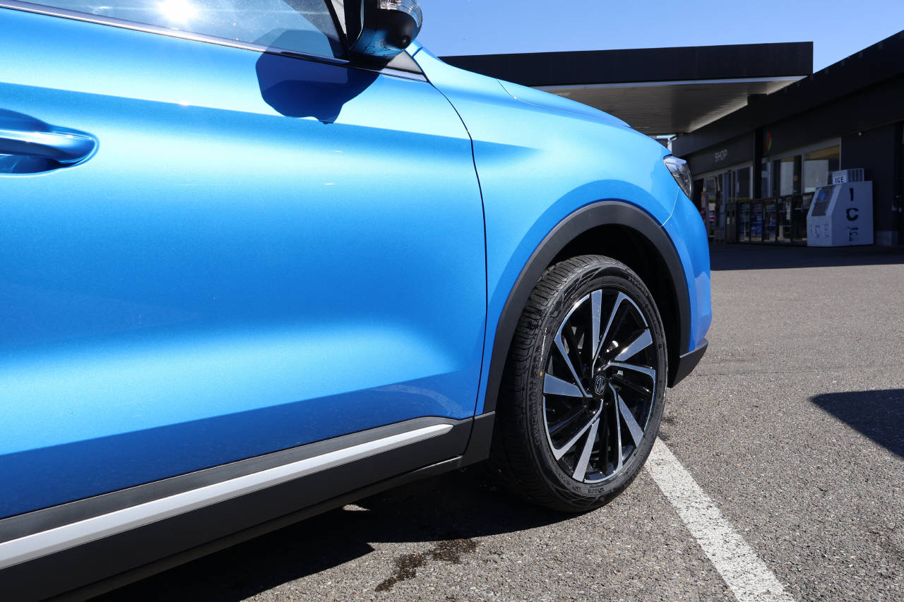 MG ZS 1.5 Hybrid+ Luxury-image-9