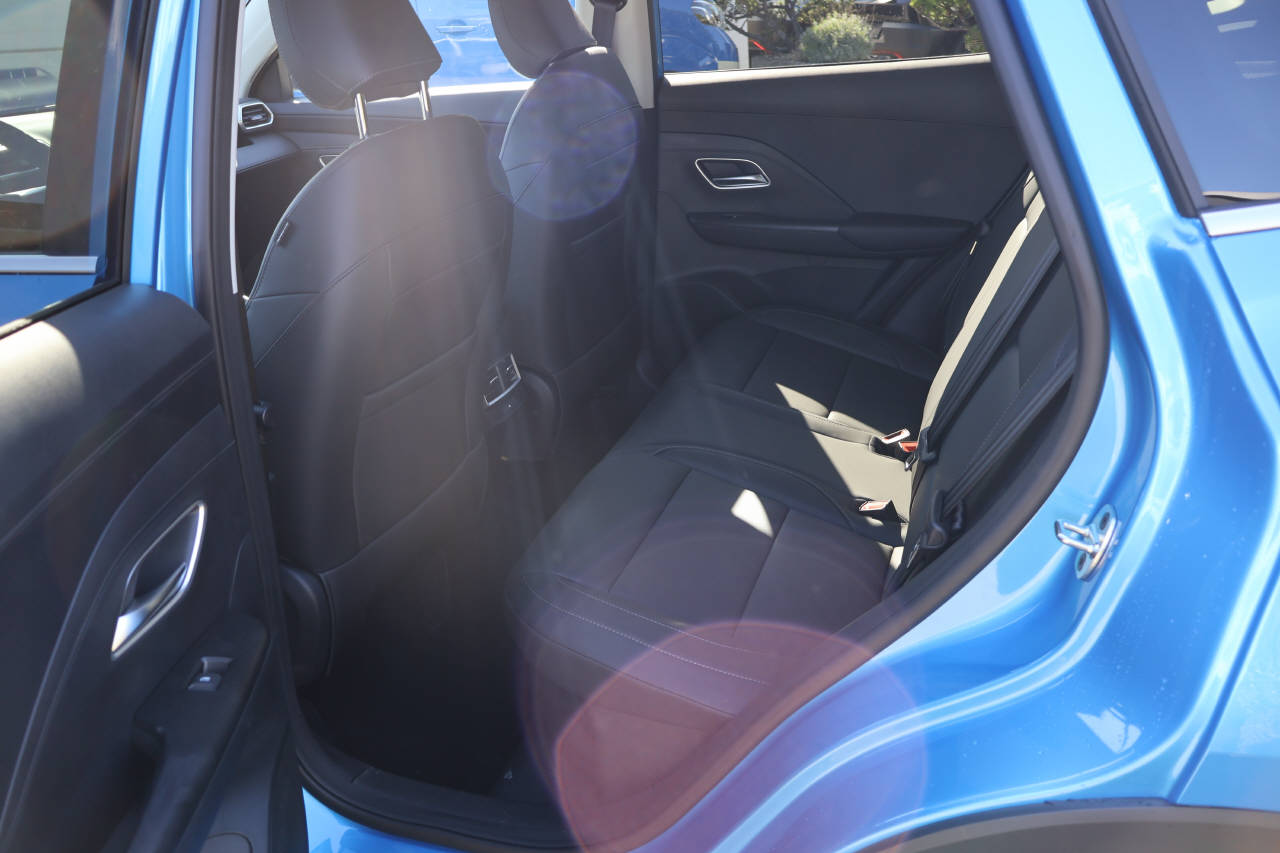MG ZS 1.5 Hybrid+ Luxury-image-13