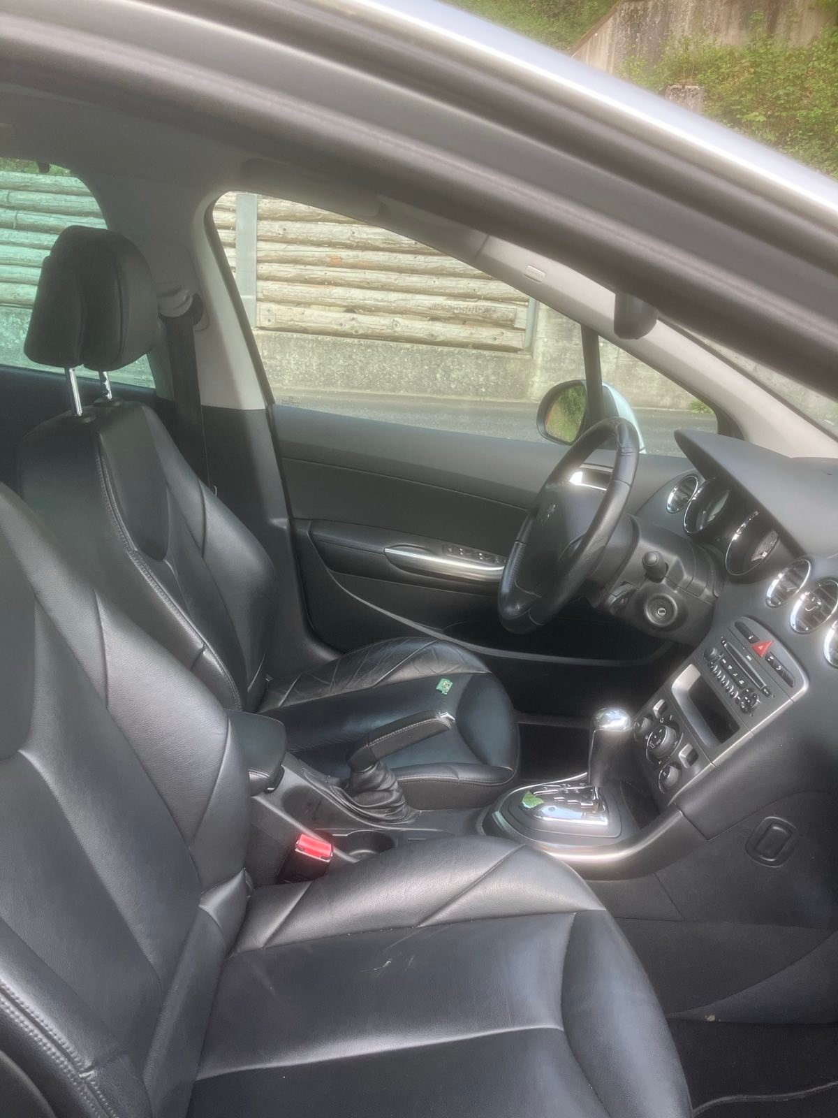 PEUGEOT 308 SW 2.0 HDI Sport Automatic-image-4