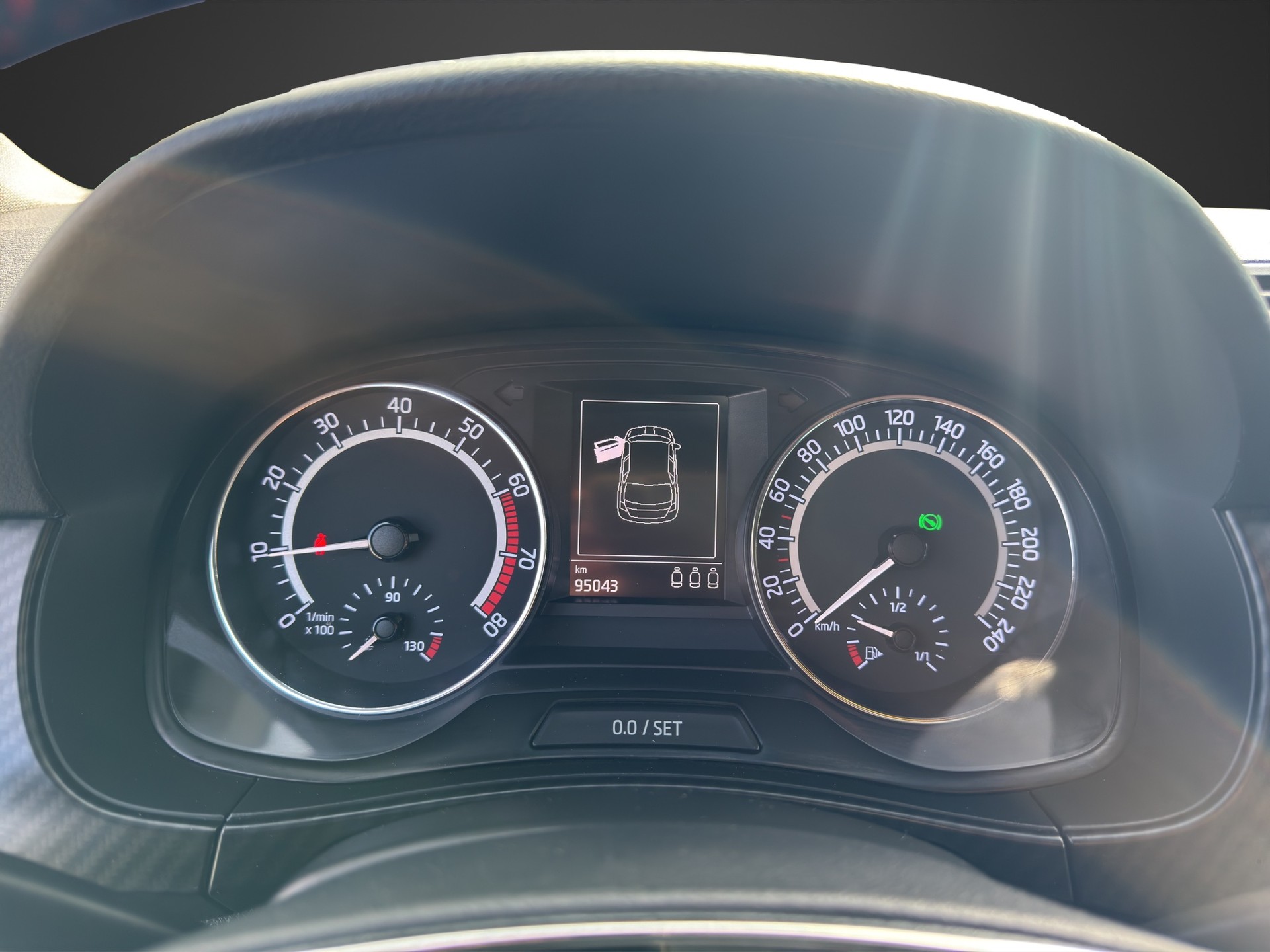 SKODA Fabia 1.0 TSI Monte Carlo DSG-image-9