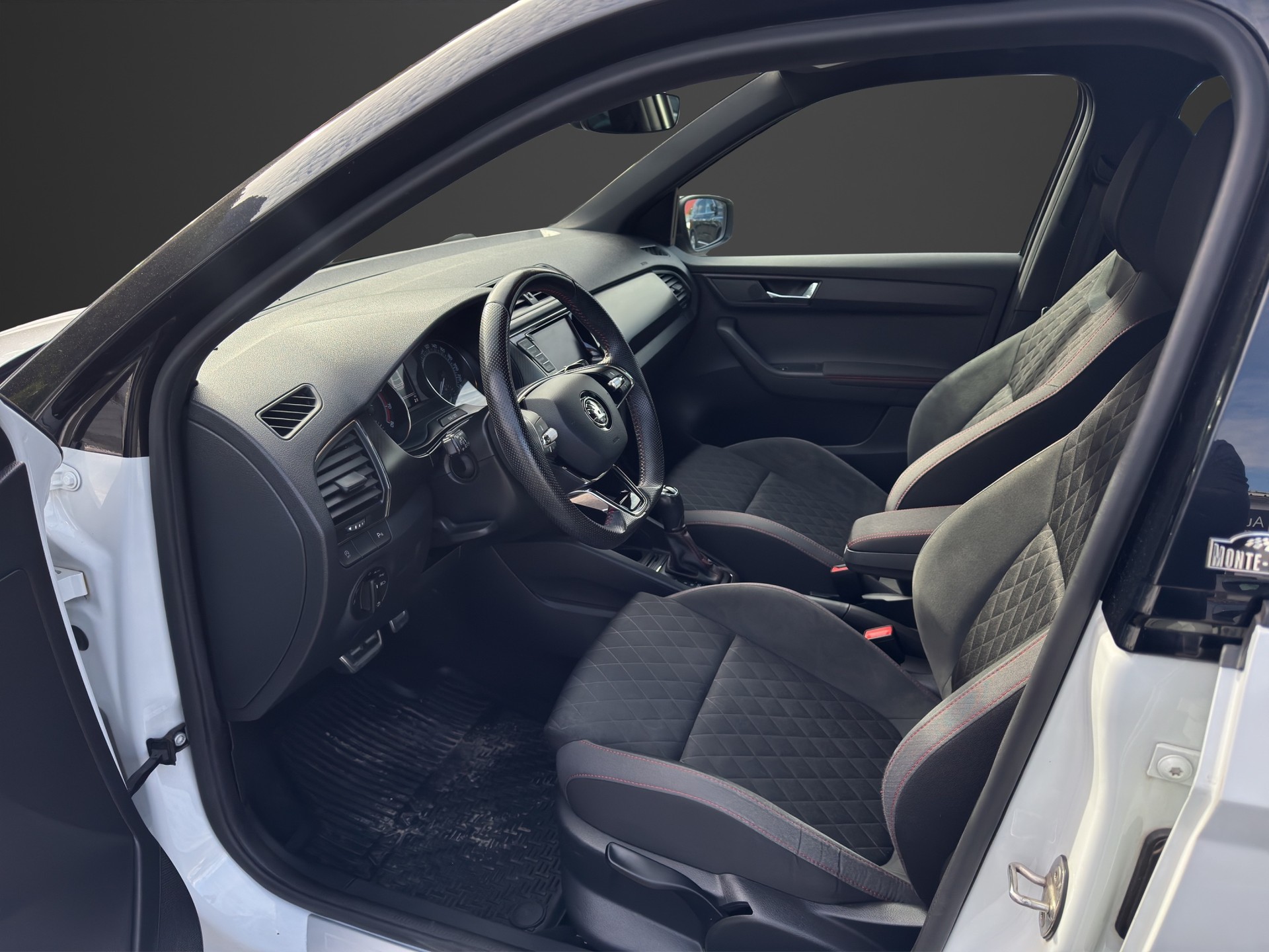 SKODA Fabia 1.0 TSI Monte Carlo DSG-image-10