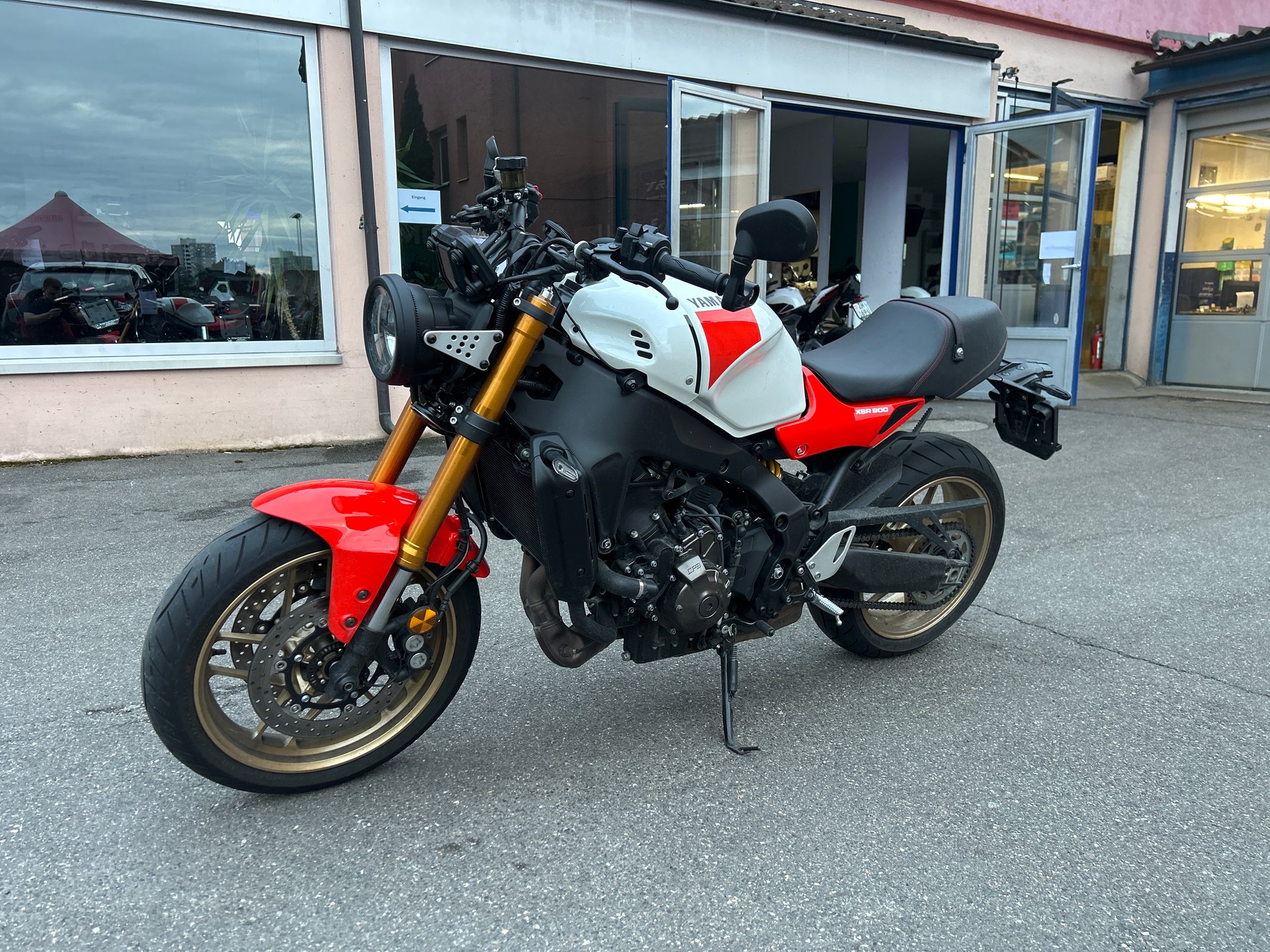YAMAHA XSR 900