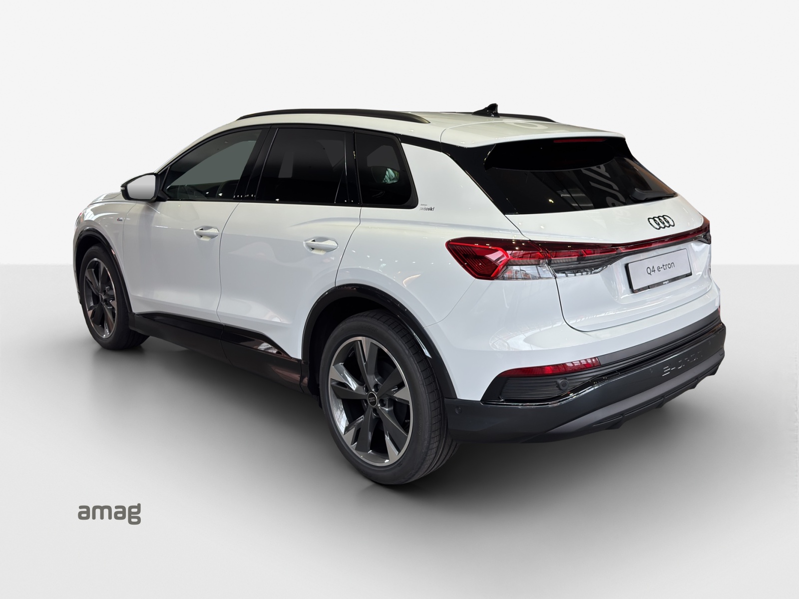 AUDI Q4 e-tron 45 Edition Swiss Ski quattro-showroom-element-2
