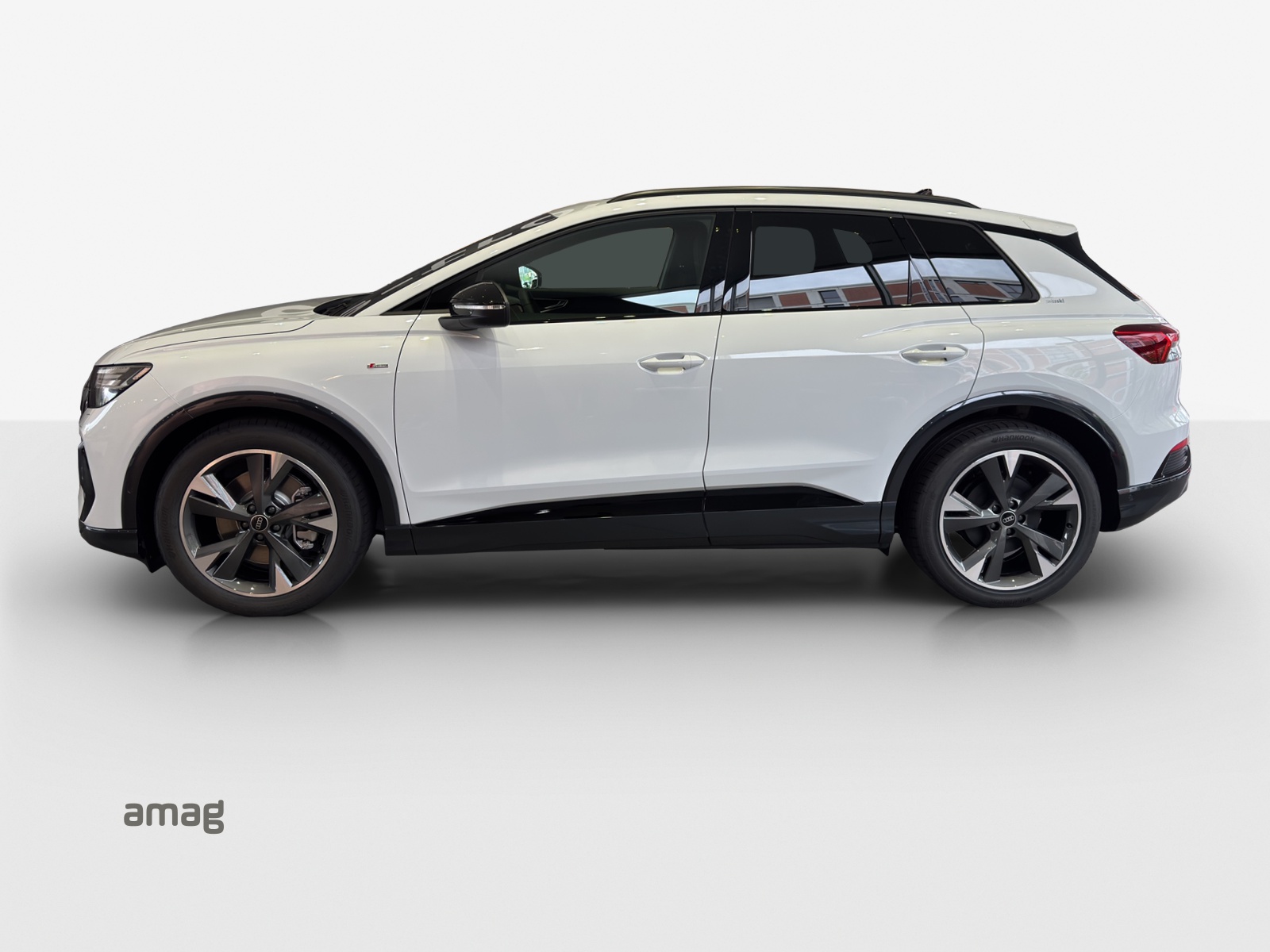 AUDI Q4 e-tron 45 Edition Swiss Ski quattro-showroom-element-1