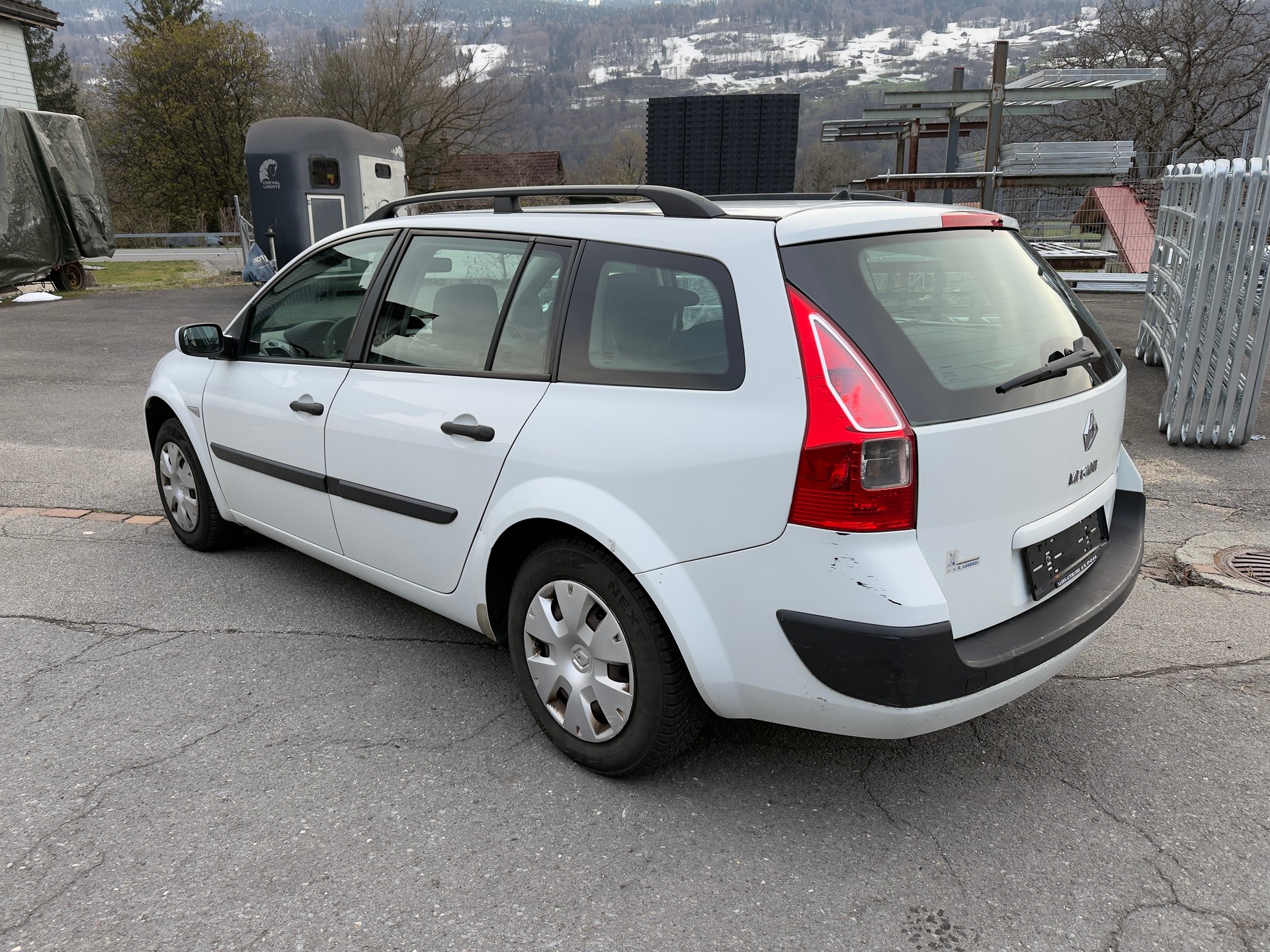RENAULT Mégane Break 1.6 16V Expression Automatic-image-2