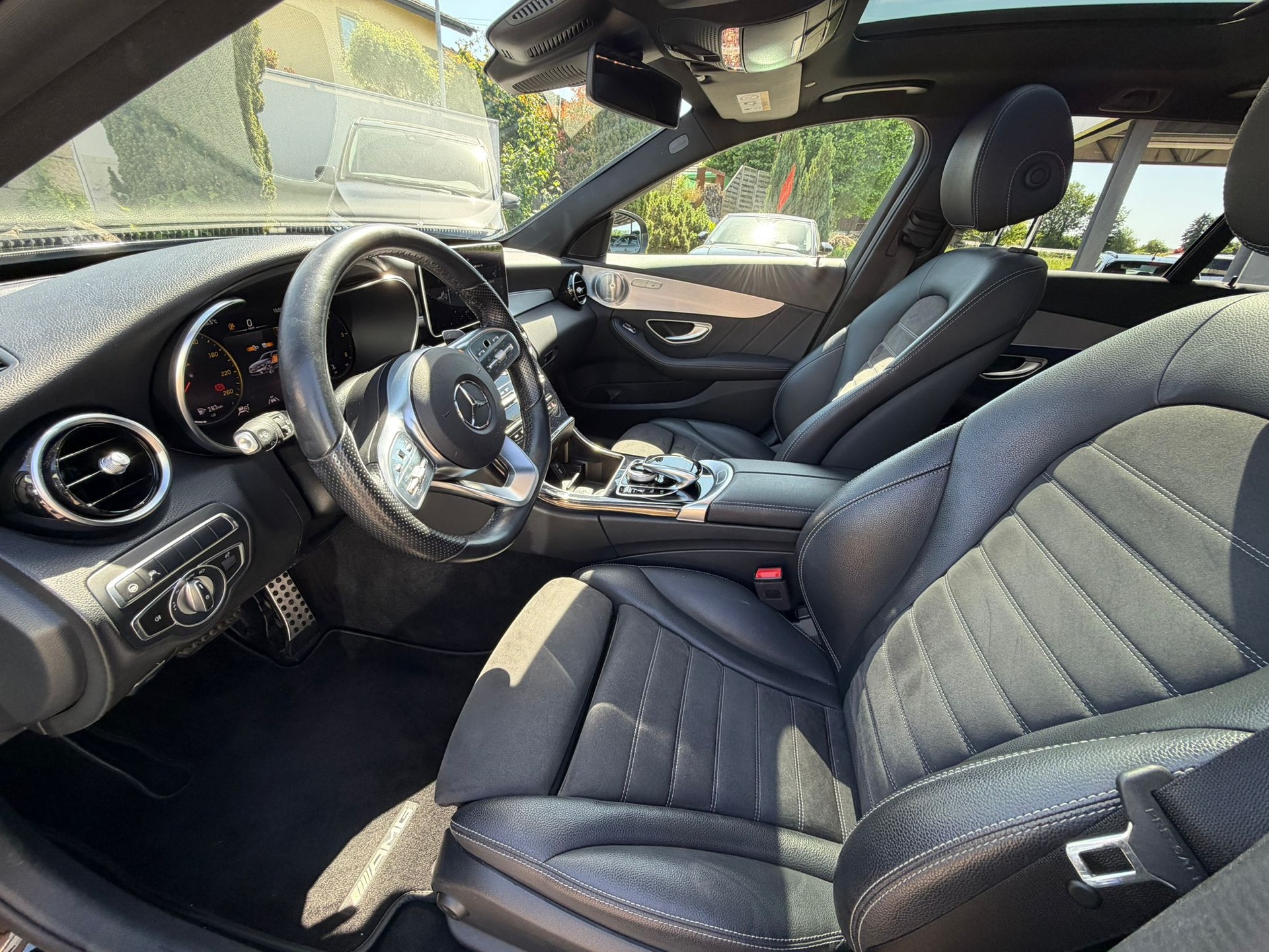 MERCEDES-BENZ C 220 d Swiss Star AMG Line 4M 9G-Tronic-image-12