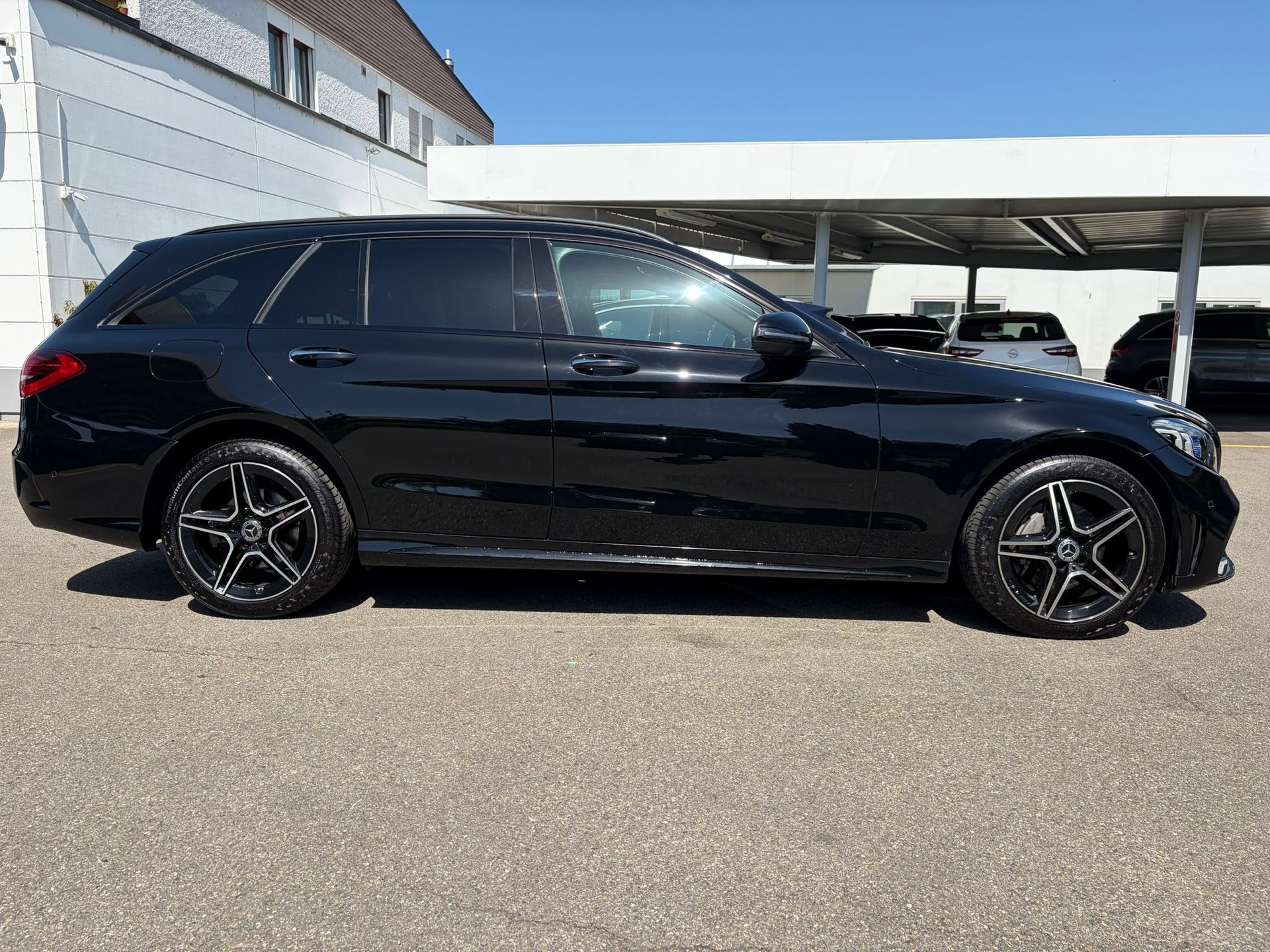 MERCEDES-BENZ C 220 d Swiss Star AMG Line 4M 9G-Tronic-image-4