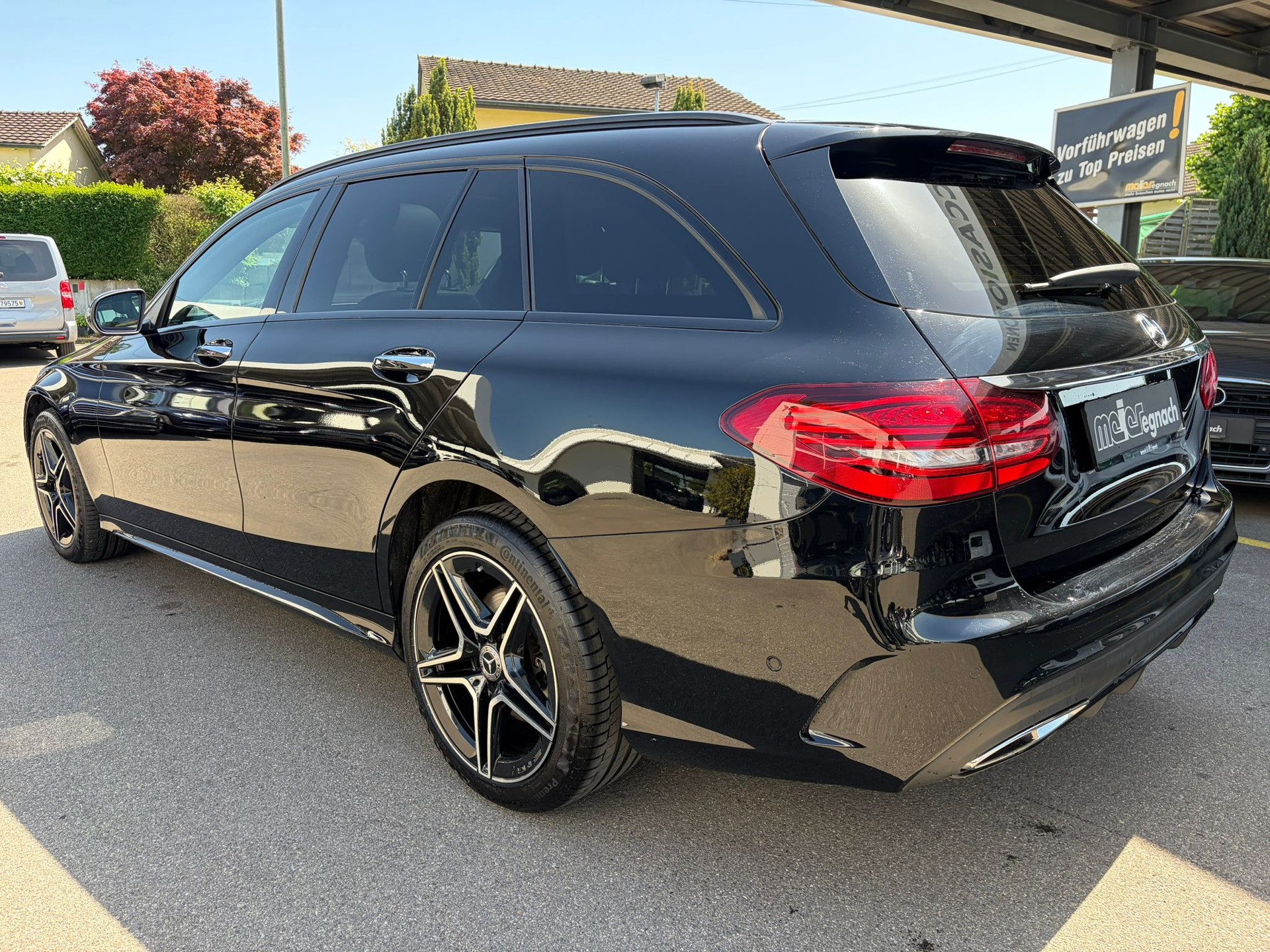 MERCEDES-BENZ C 220 d Swiss Star AMG Line 4M 9G-Tronic-image-5