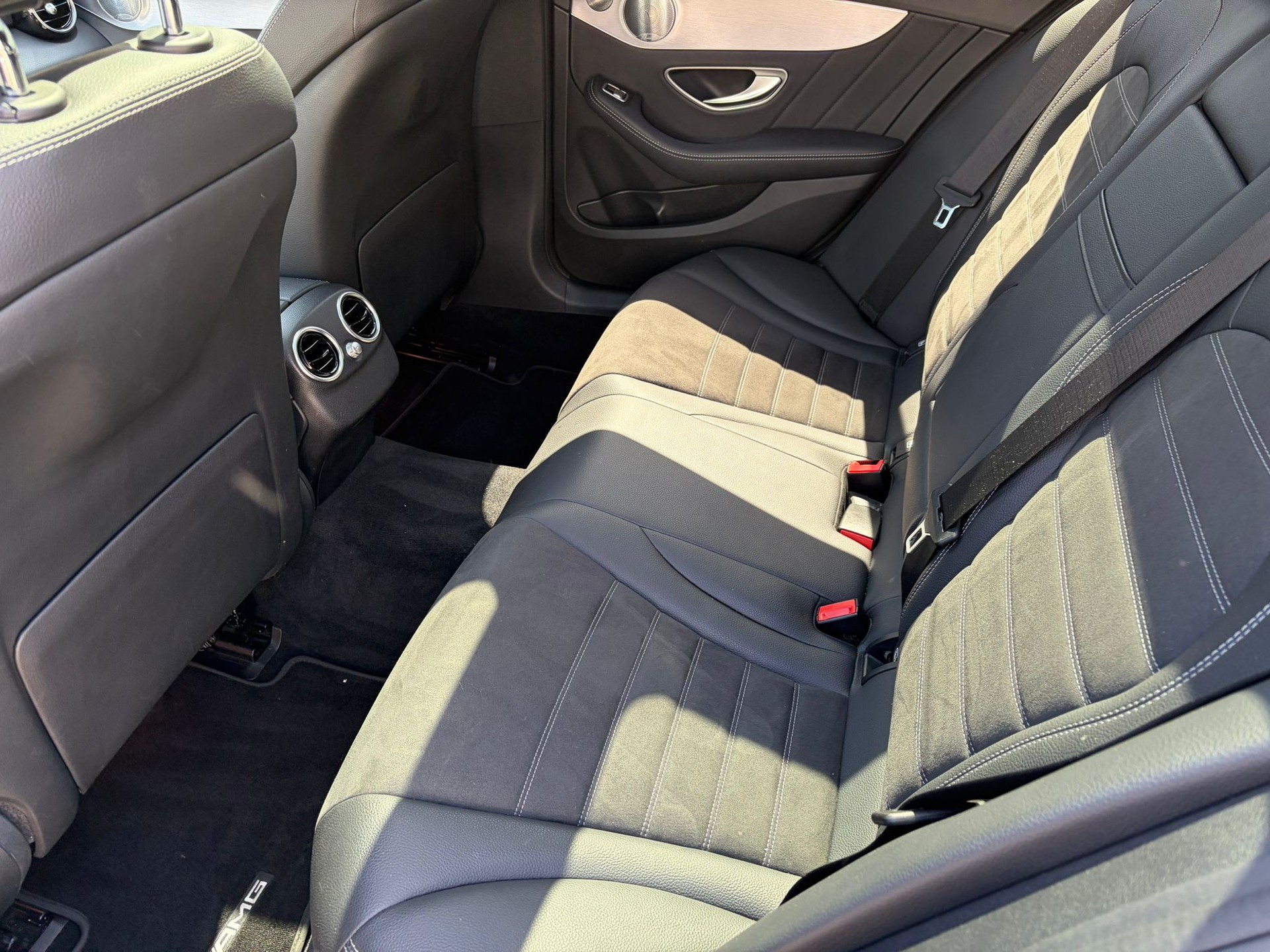 MERCEDES-BENZ C 220 d Swiss Star AMG Line 4M 9G-Tronic-image-14