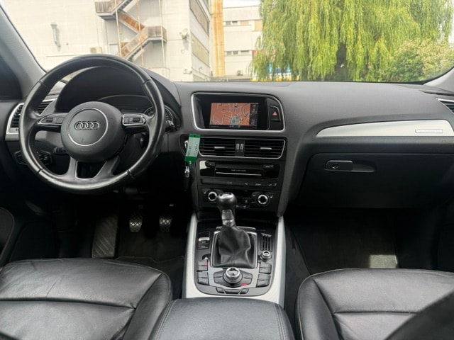 AUDI Q5 2.0 TFSI quattro-image-9