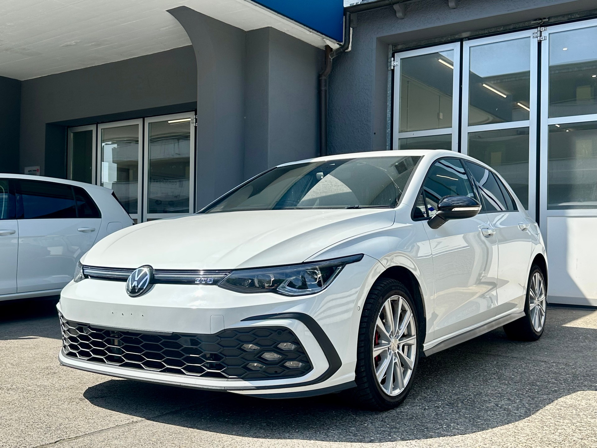 VW Golf 1.4 TSI PHEV GTE-image-2