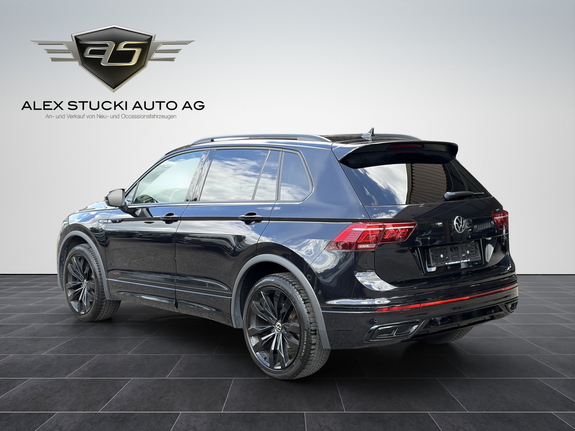 VW Tiguan 2.0 TDI SCR R-Line 4Motion DSG-image-4