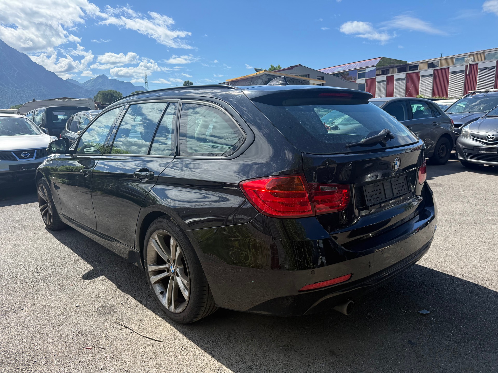 BMW 320d xDrive Touring Steptronic-image-2