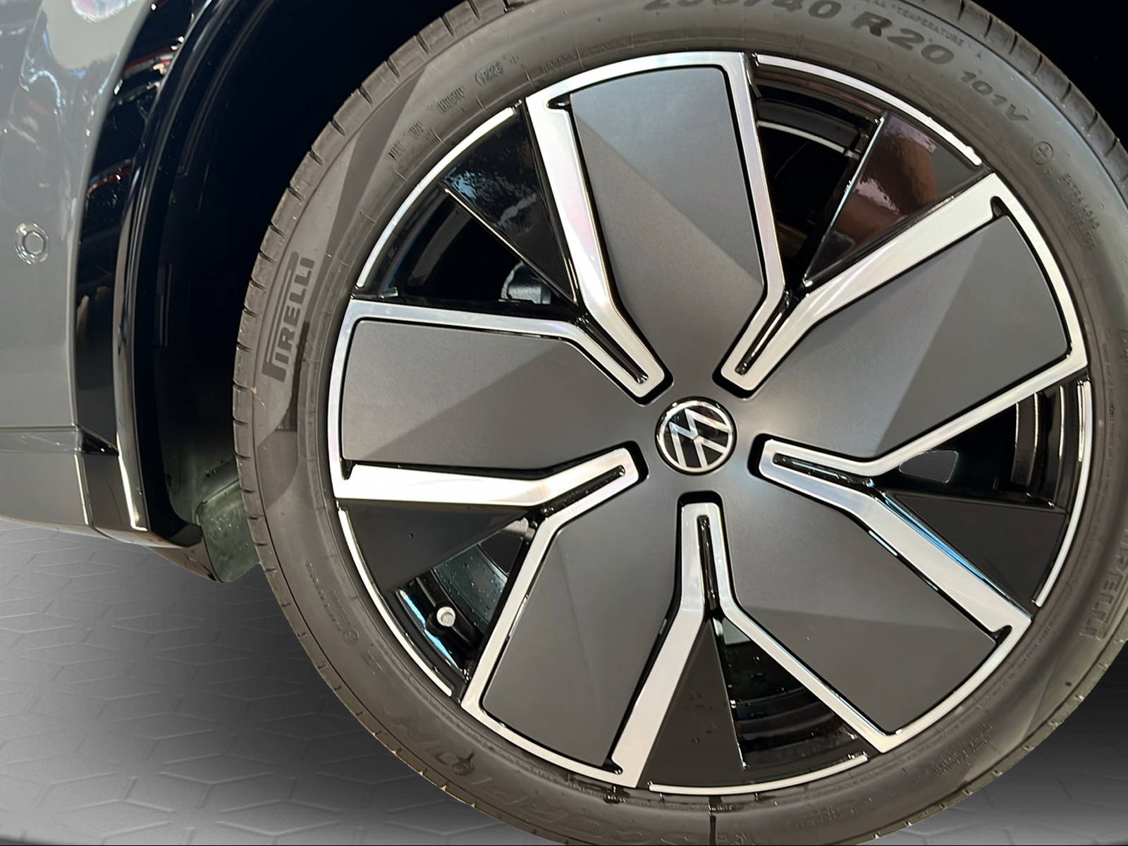 VW Tiguan 2.0 TSI DSG R-Line United 4Motion-image-5