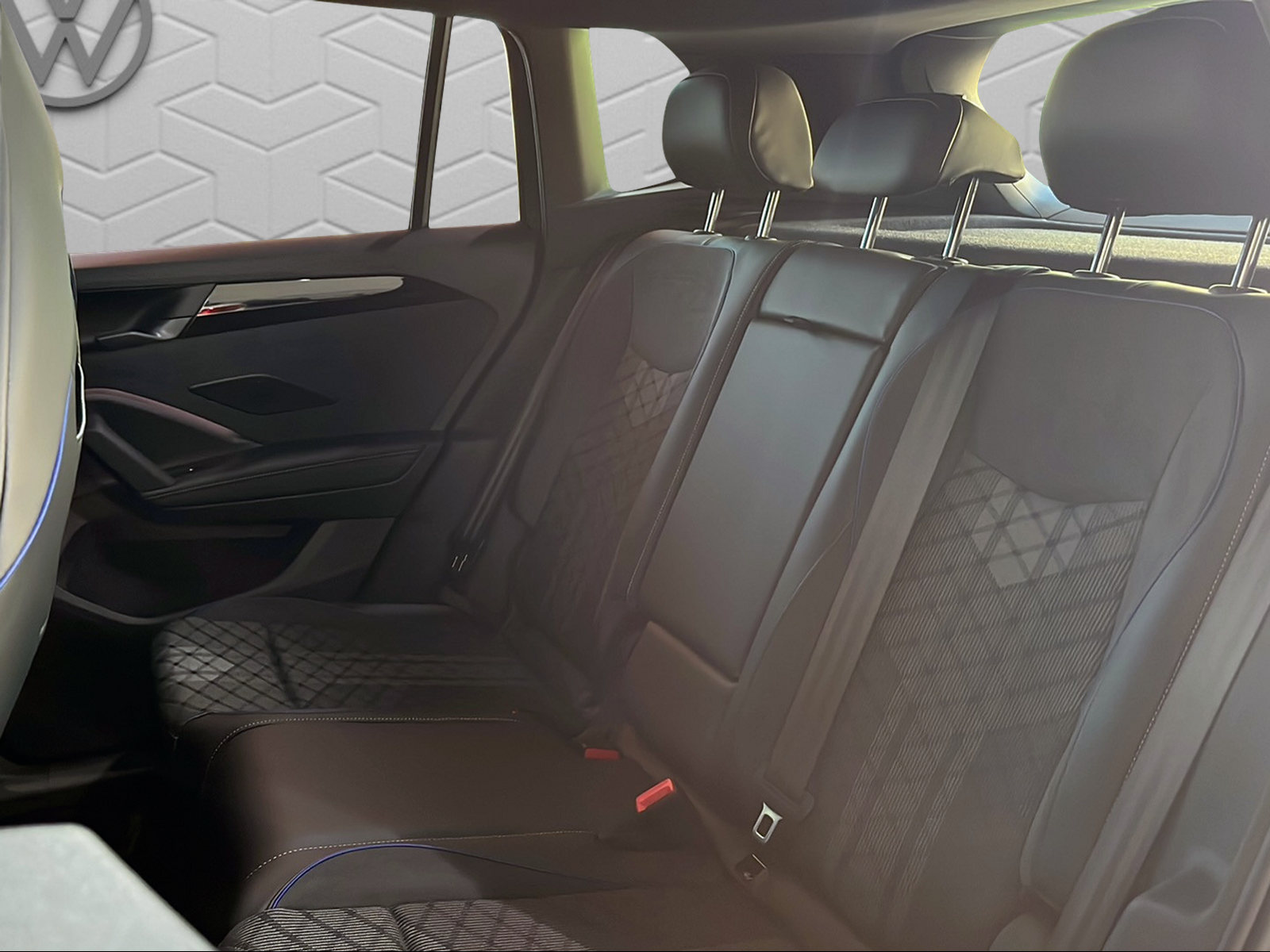 VW Tiguan 2.0 TSI DSG R-Line United 4Motion-image-12