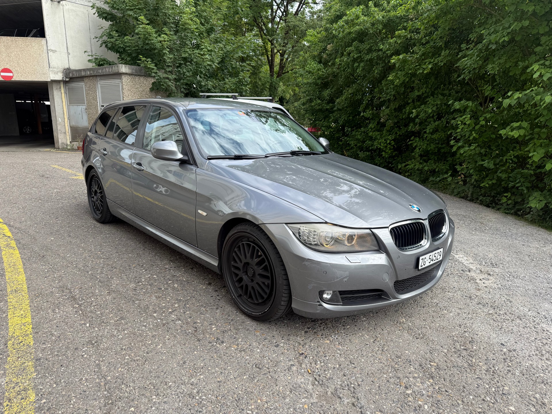 BMW 318d Touring Steptronic-image-0