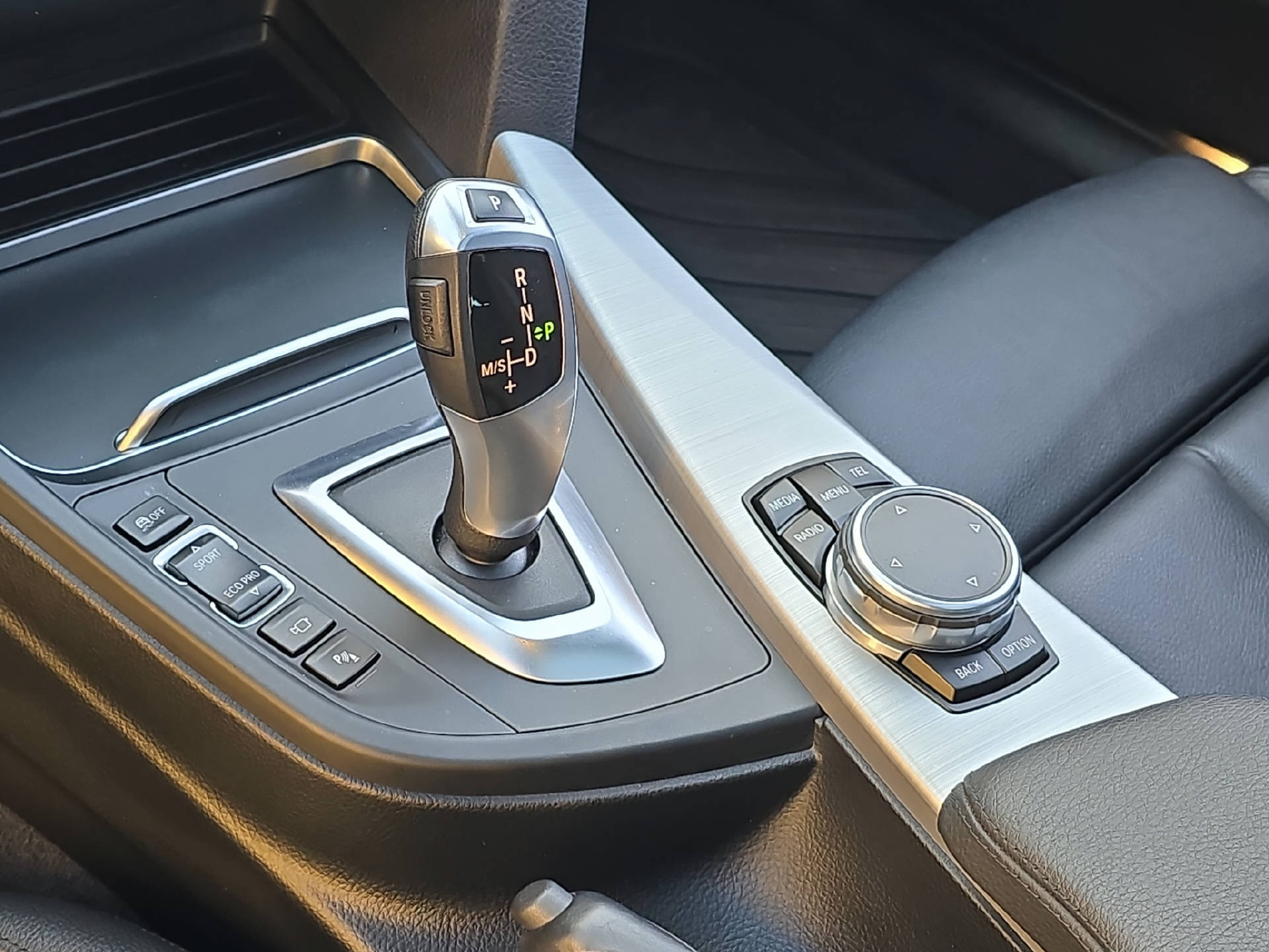 BMW 340i xDrive Touring M Sport ** Power & Sound // Frisch ab MFK // 12 Monate GARANTIE **-image-15