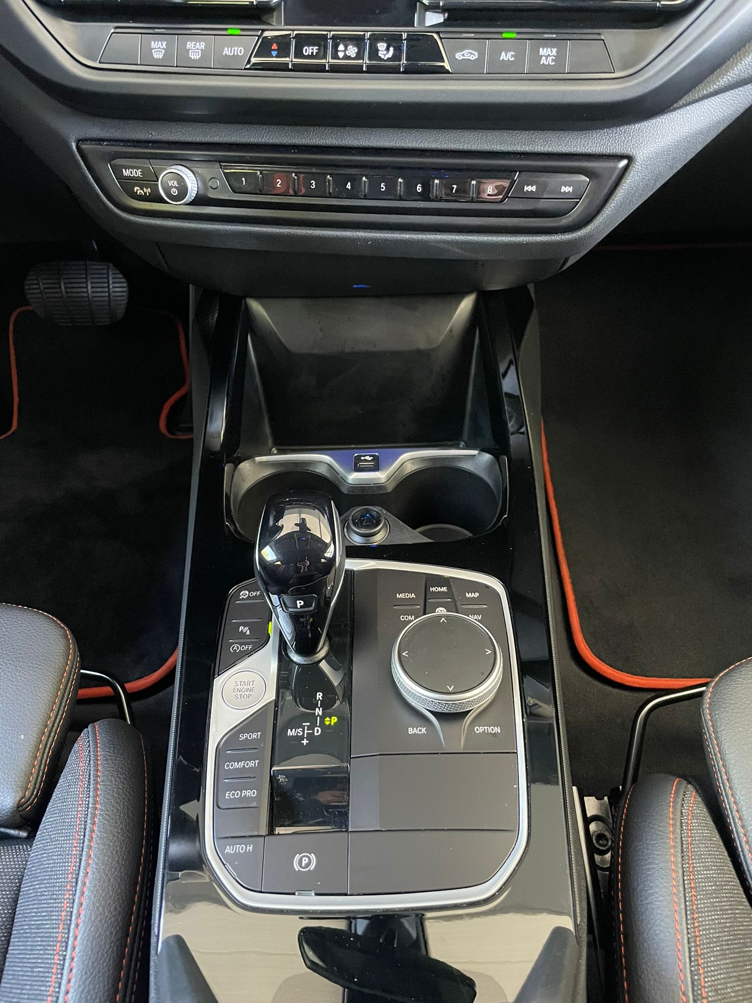 BMW 118i-image-5