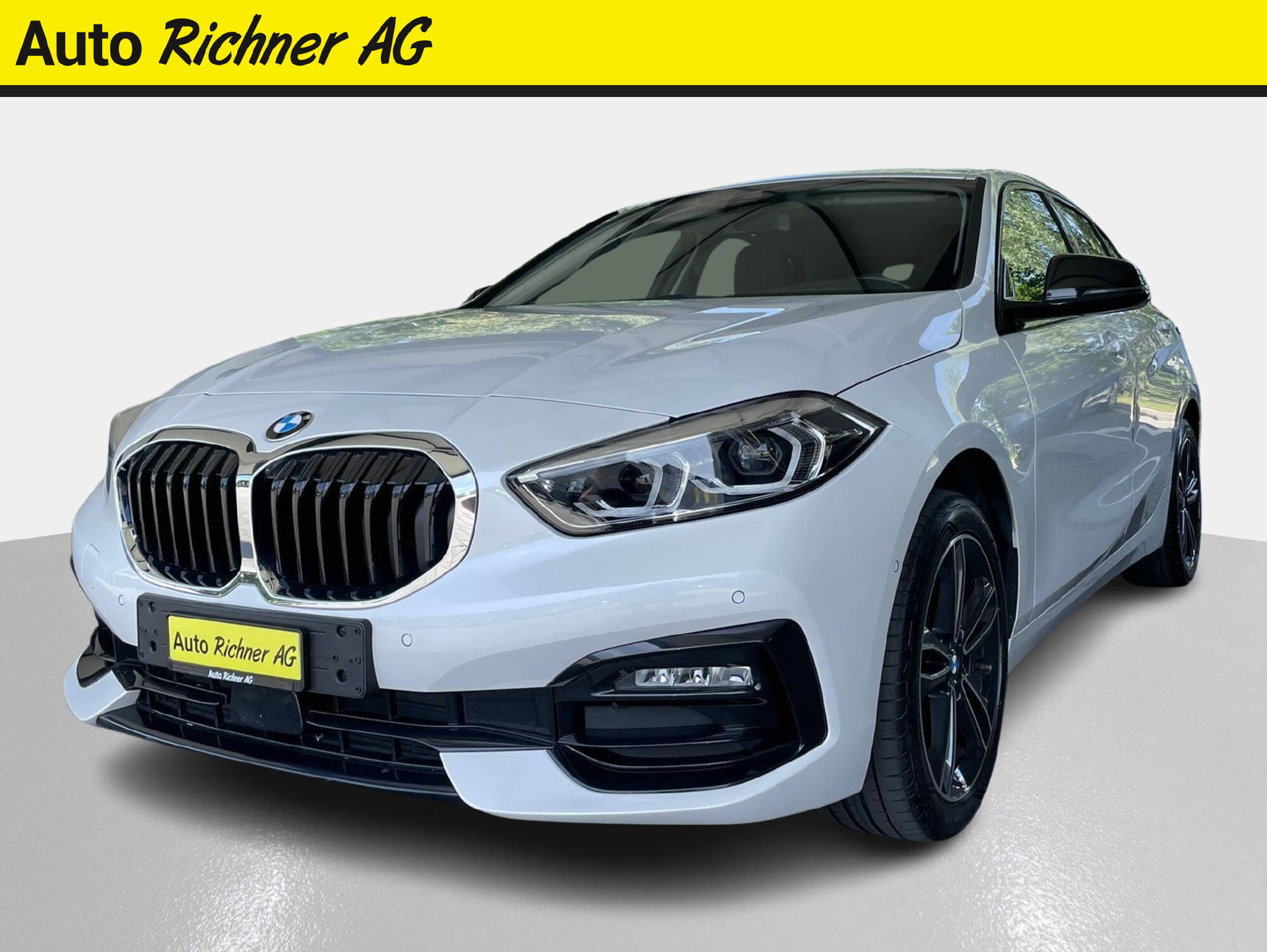 BMW 118i-image-1