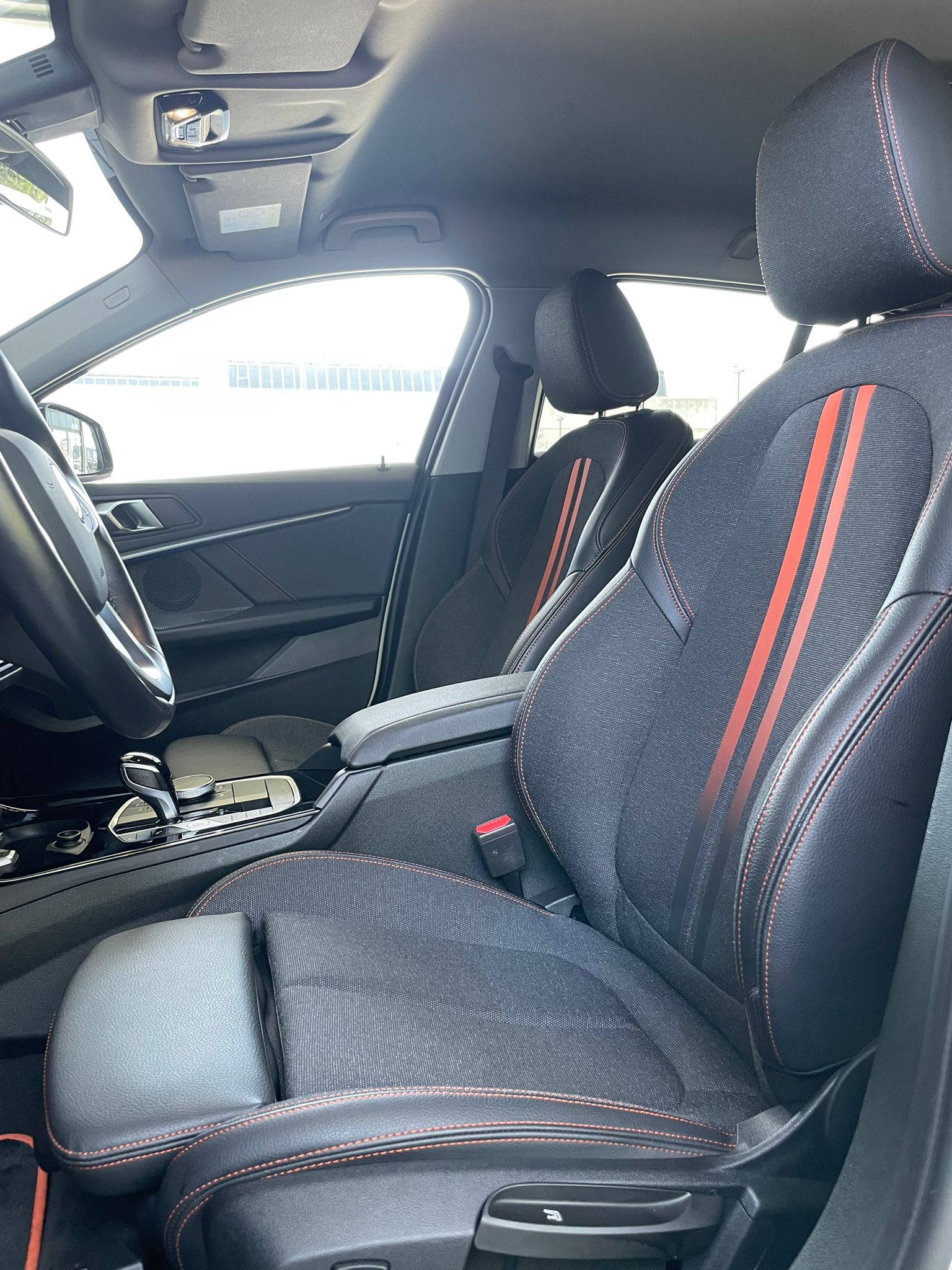 BMW 118i-image-6