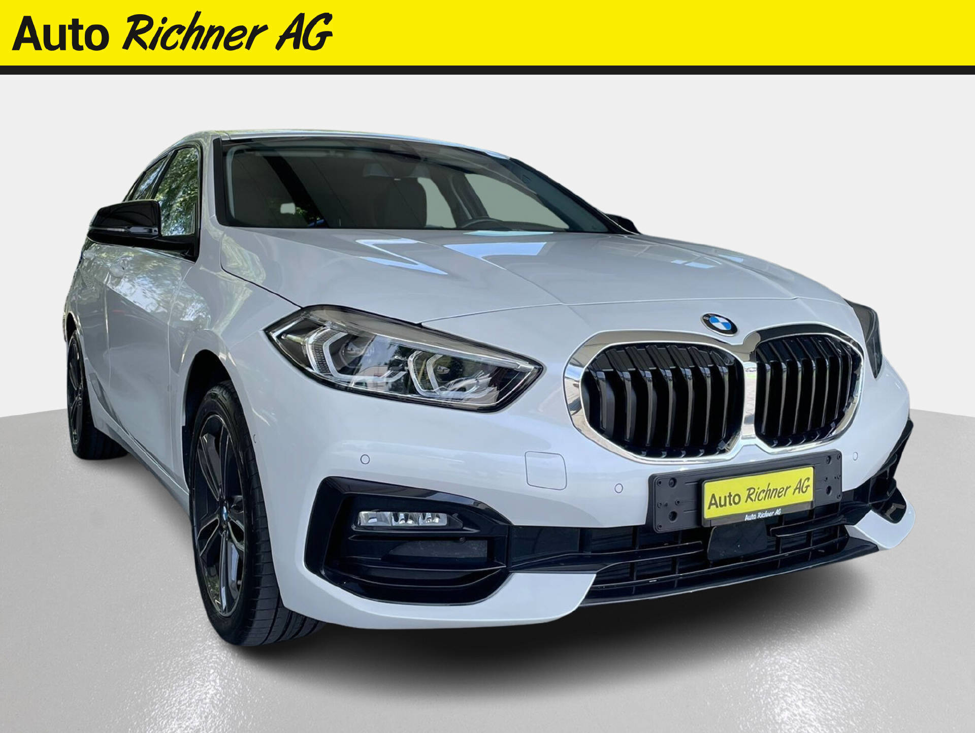 BMW 118i-image-0