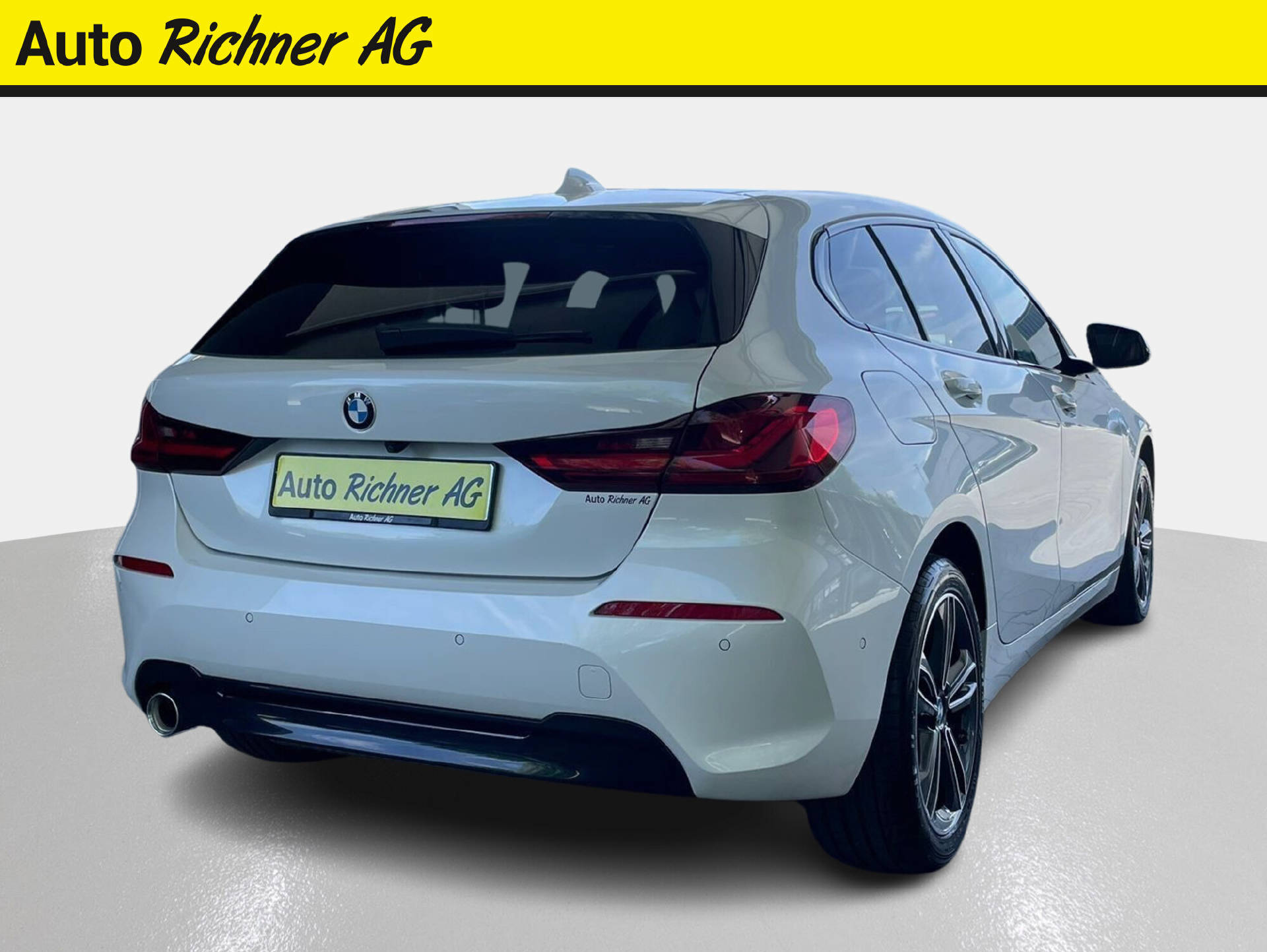 BMW 118i-image-3