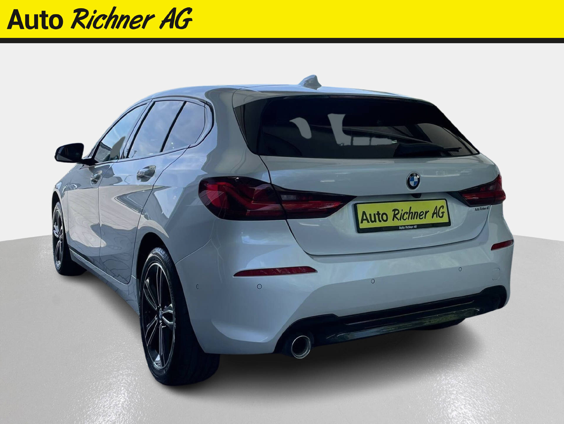 BMW 118i-image-4