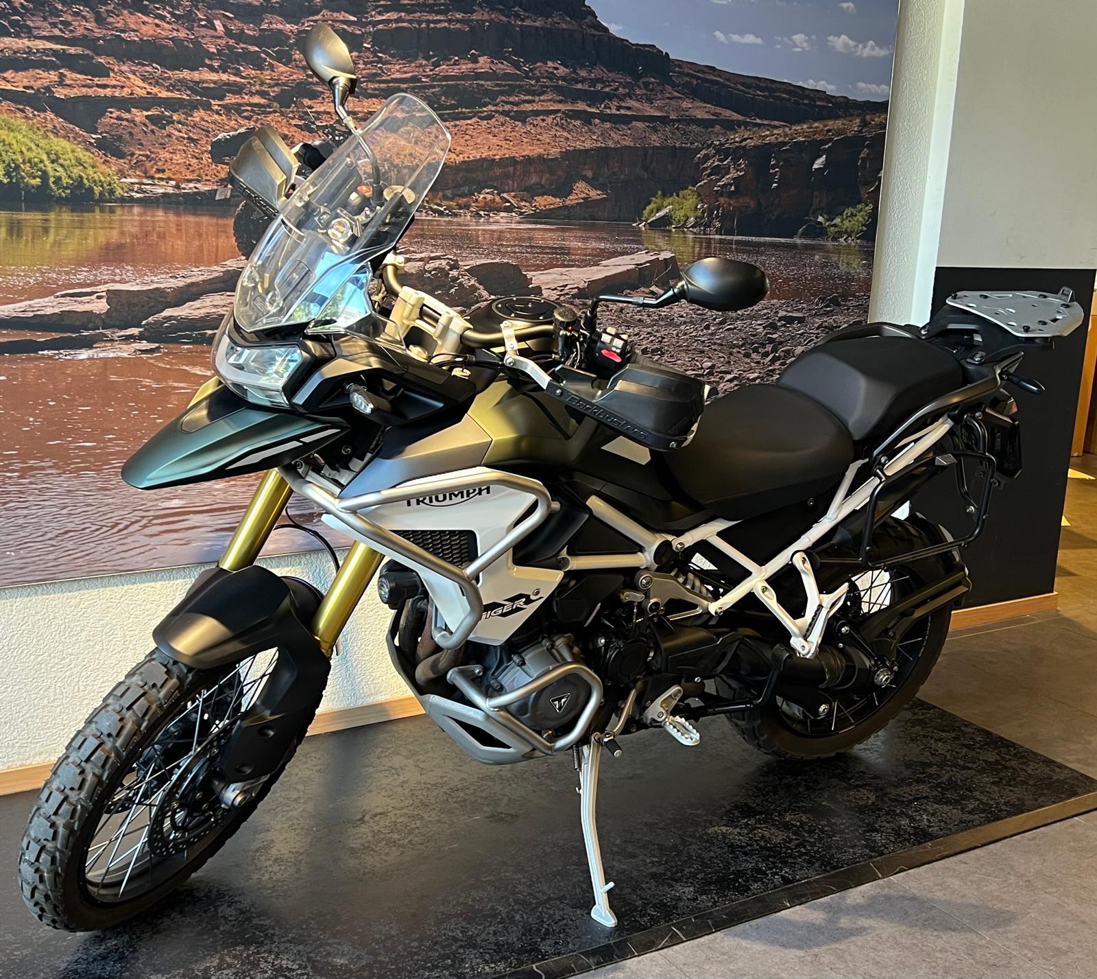 TRIUMPH Tiger 1200 Rally Pro-showroom-element-2