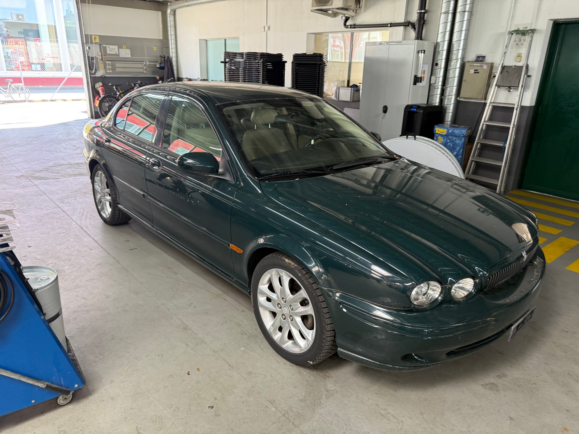 JAGUAR X-Type 2.5 V6 Traction4 Sport-image-1