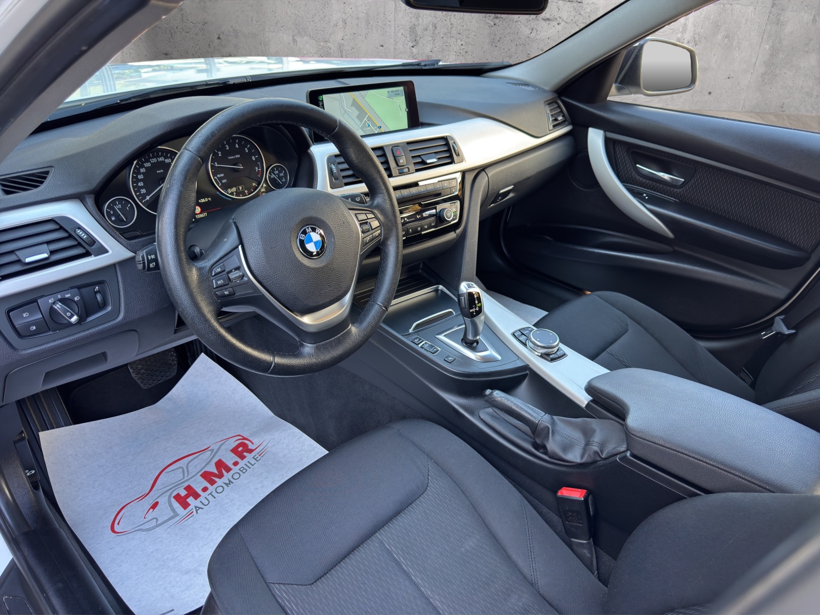 BMW 320i xDrive Touring Steptronic-image-8