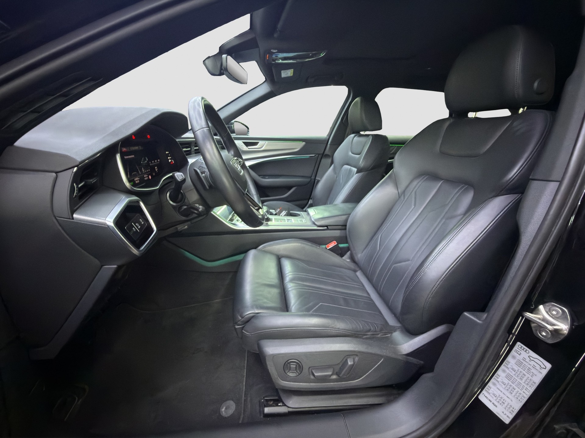 AUDI A6 Avant 45 TFSI Sport S-tronic quattro-image-11