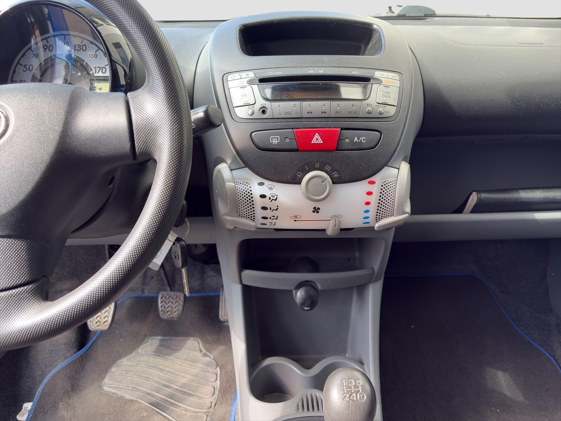 TOYOTA Aygo 1.0 Linea Luna-image-13