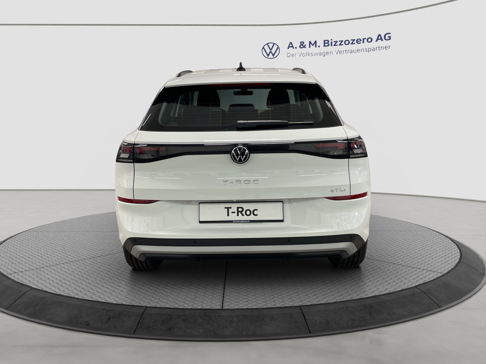 VW T-Roc 1.5 eTSI mHEV Trend DSG-image-3