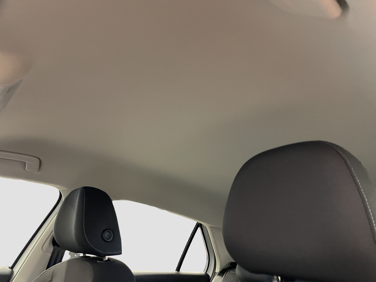 VW T-Roc 1.5 eTSI mHEV Trend DSG-image-15