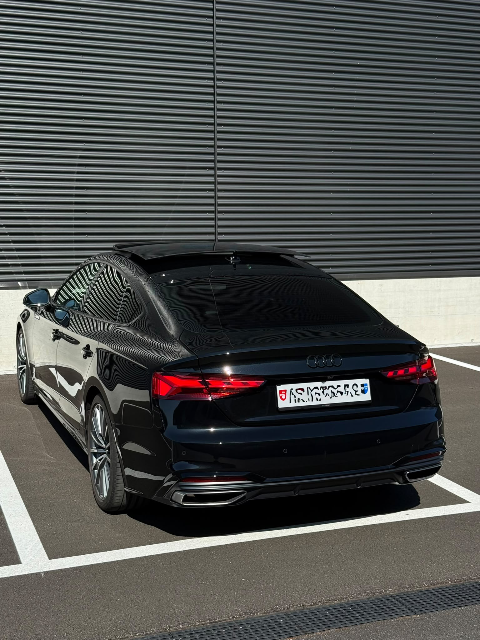 AUDI 2.0 40 TFSI S Line quattro S-Tronic-image-4