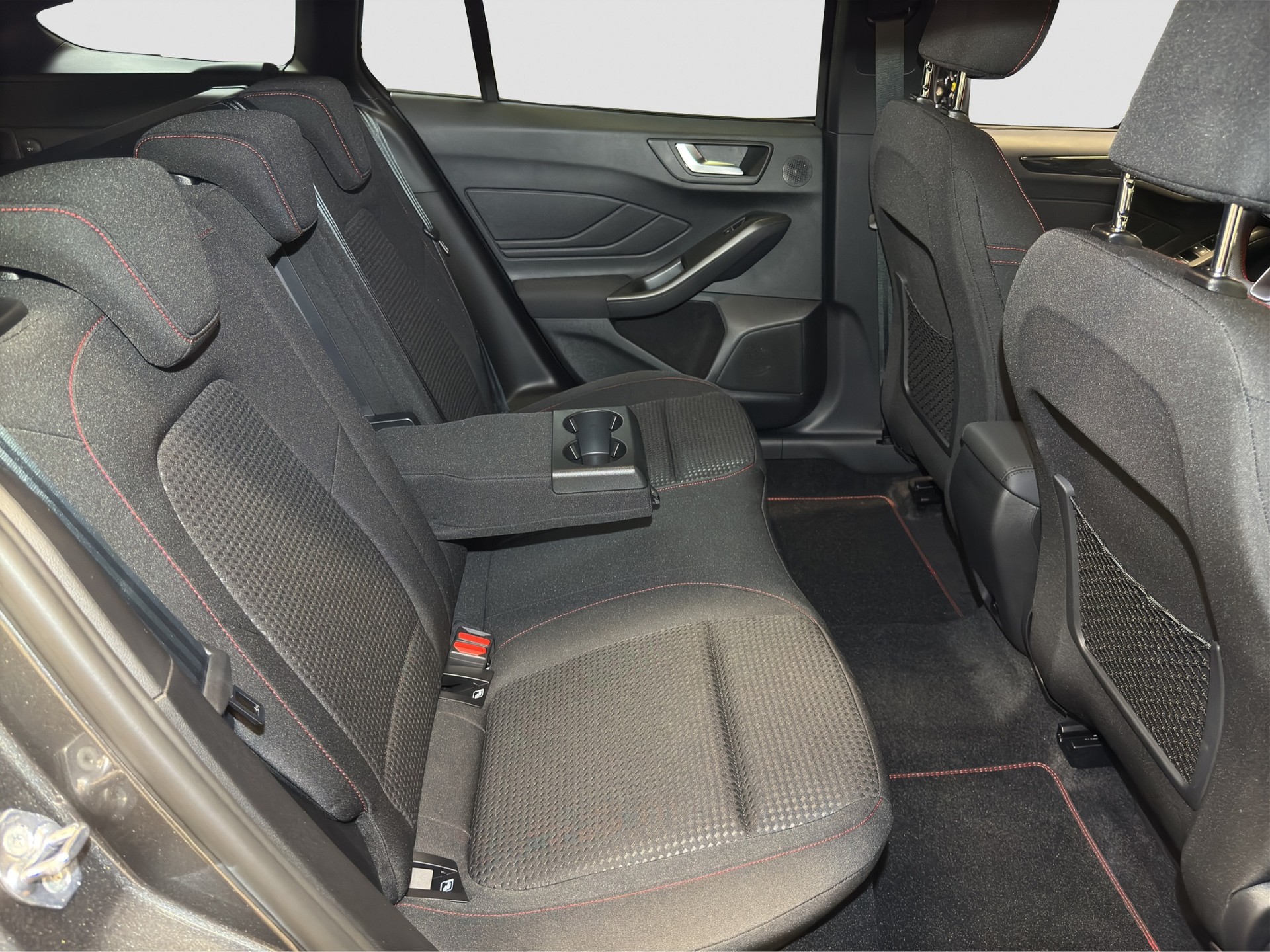 FORD Focus 1.0 MHEV ST-Line X Automat-image-14