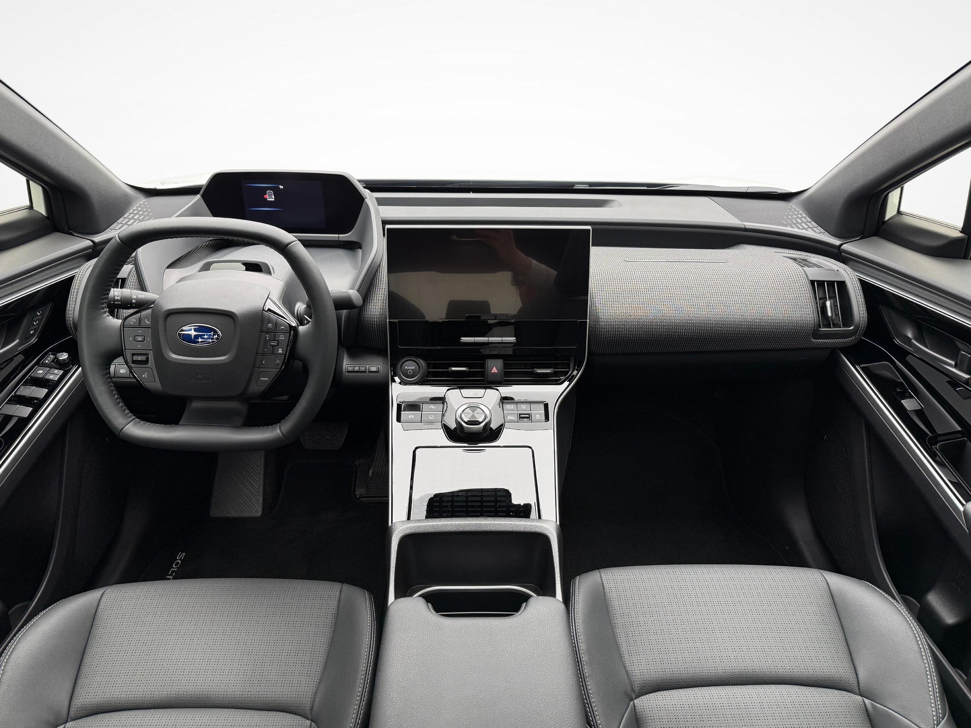 SUBARU Solterra eV Luxury AWD-image-8