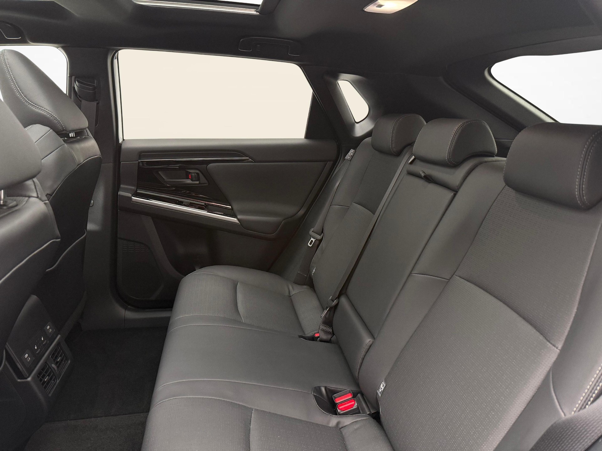 SUBARU Solterra eV Luxury AWD-image-10