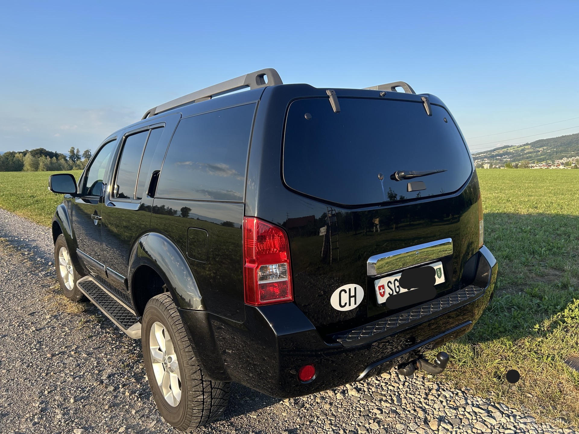 NISSAN Pathfinder 3.0 dCi LE Automatic-image-2