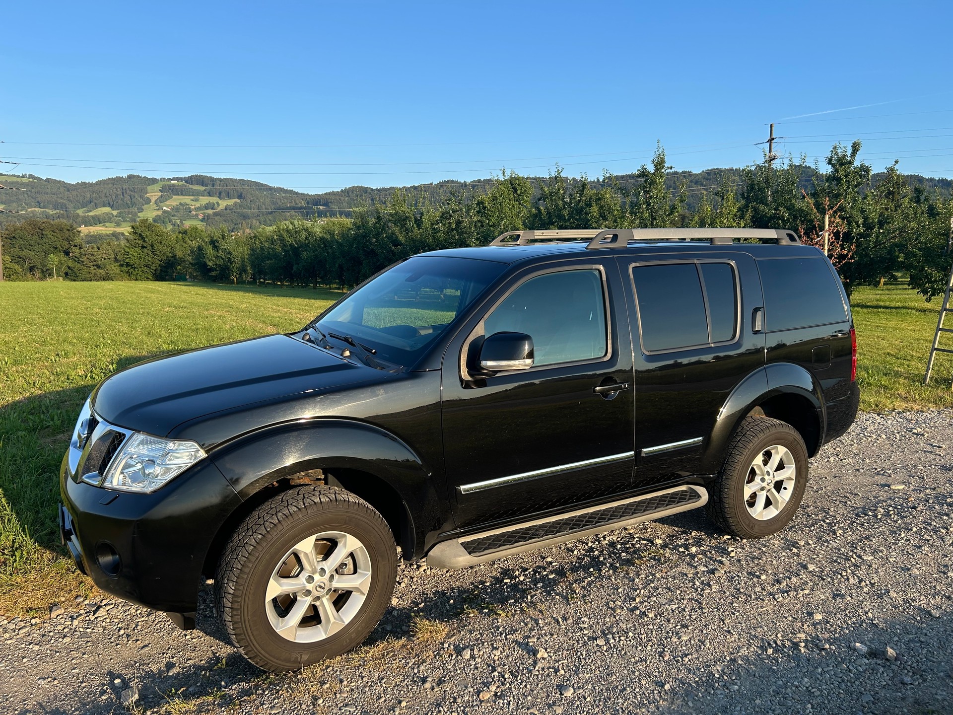NISSAN Pathfinder 3.0 dCi LE Automatic-image-0