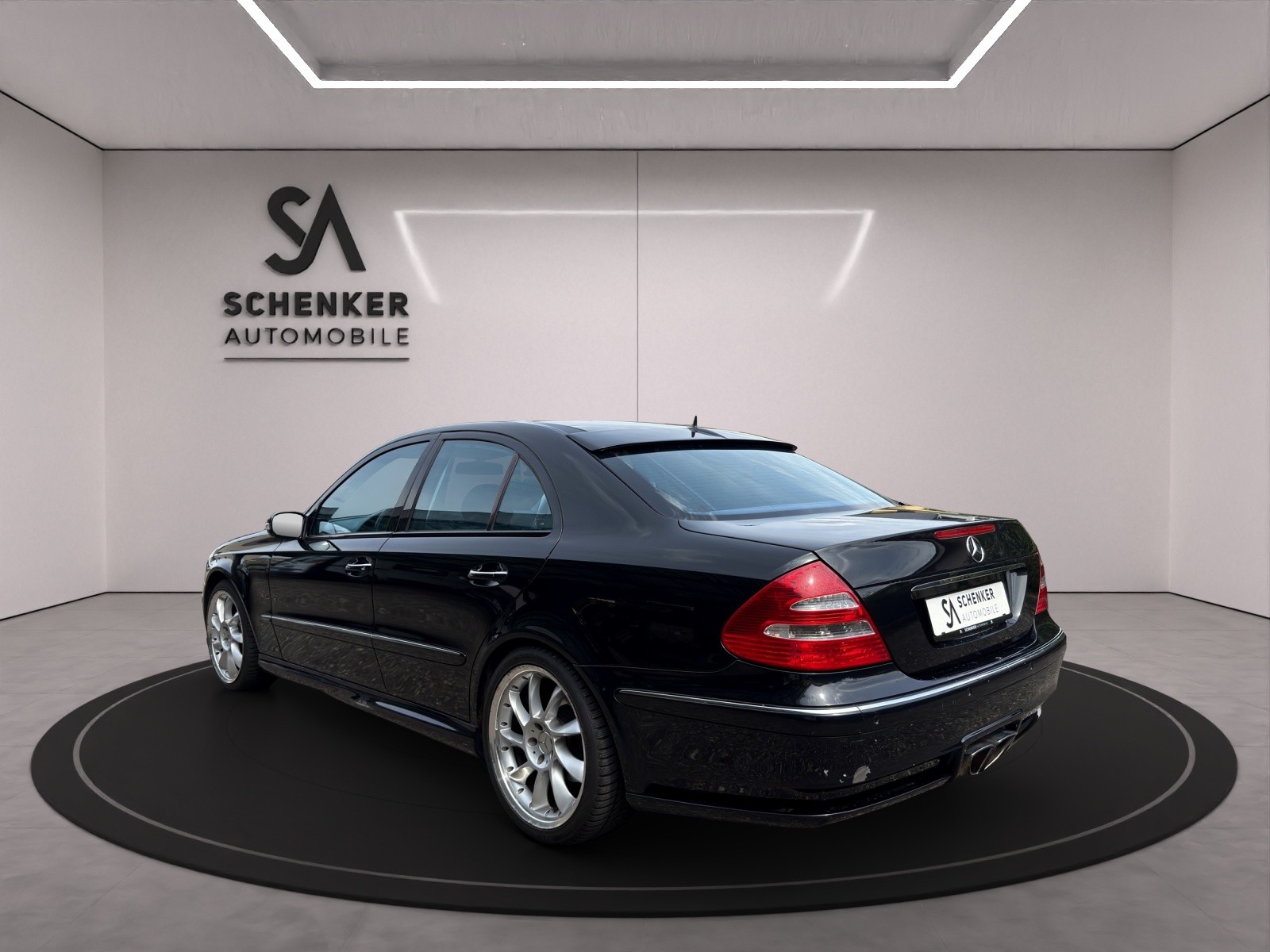 MERCEDES-BENZ E 320 Avantgarde Automatic FAB Design-showroom-element-2