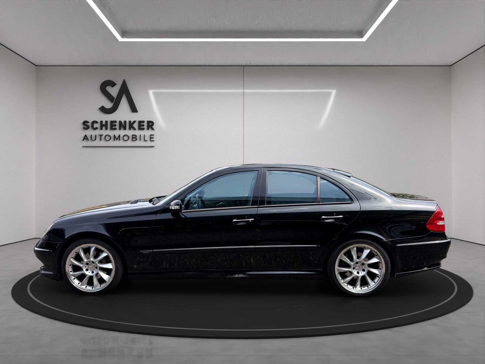 MERCEDES-BENZ E 320 Avantgarde Automatic FAB Design-showroom-element-1