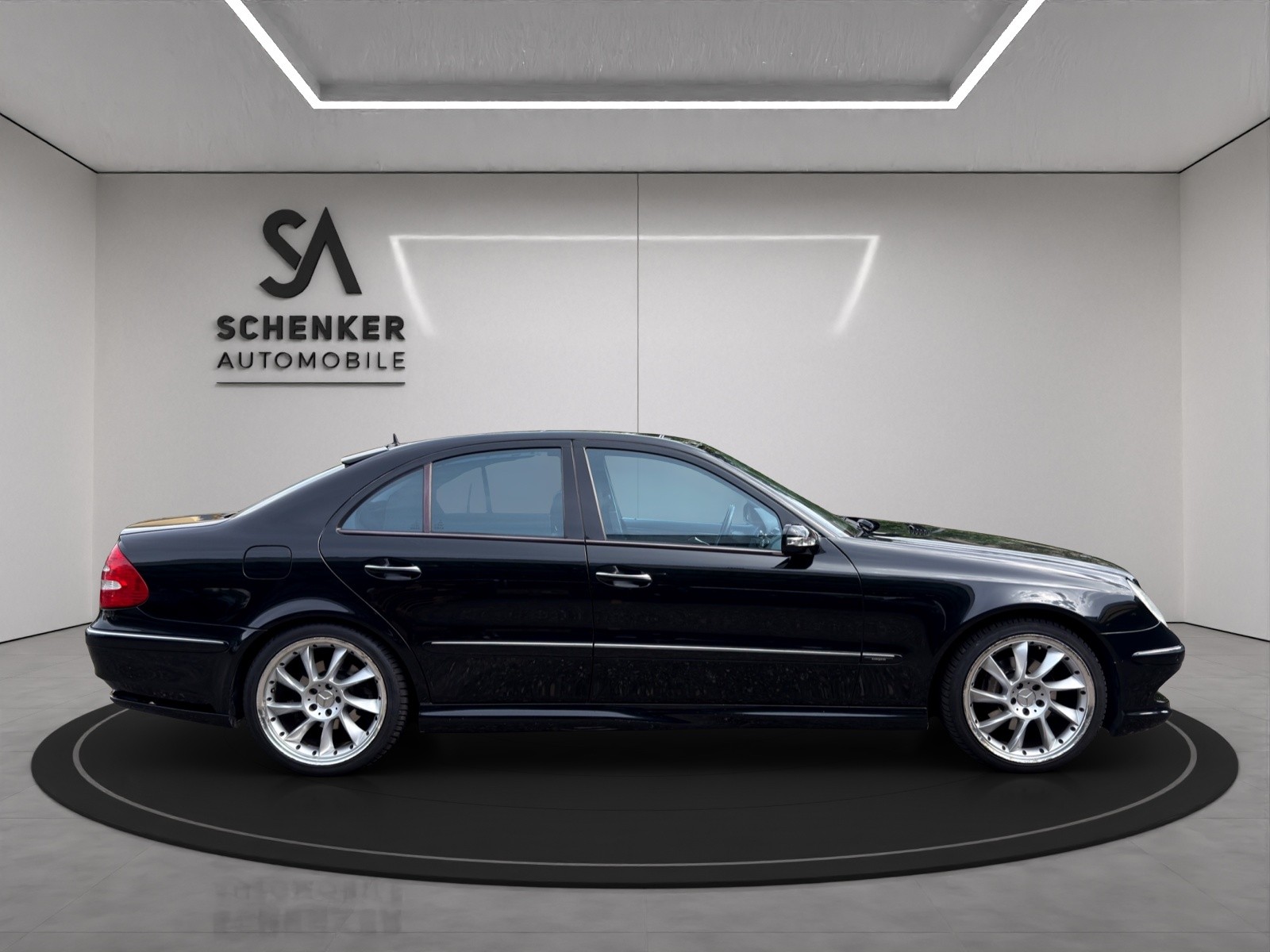 MERCEDES-BENZ E 320 Avantgarde Automatic FAB Design-image-5