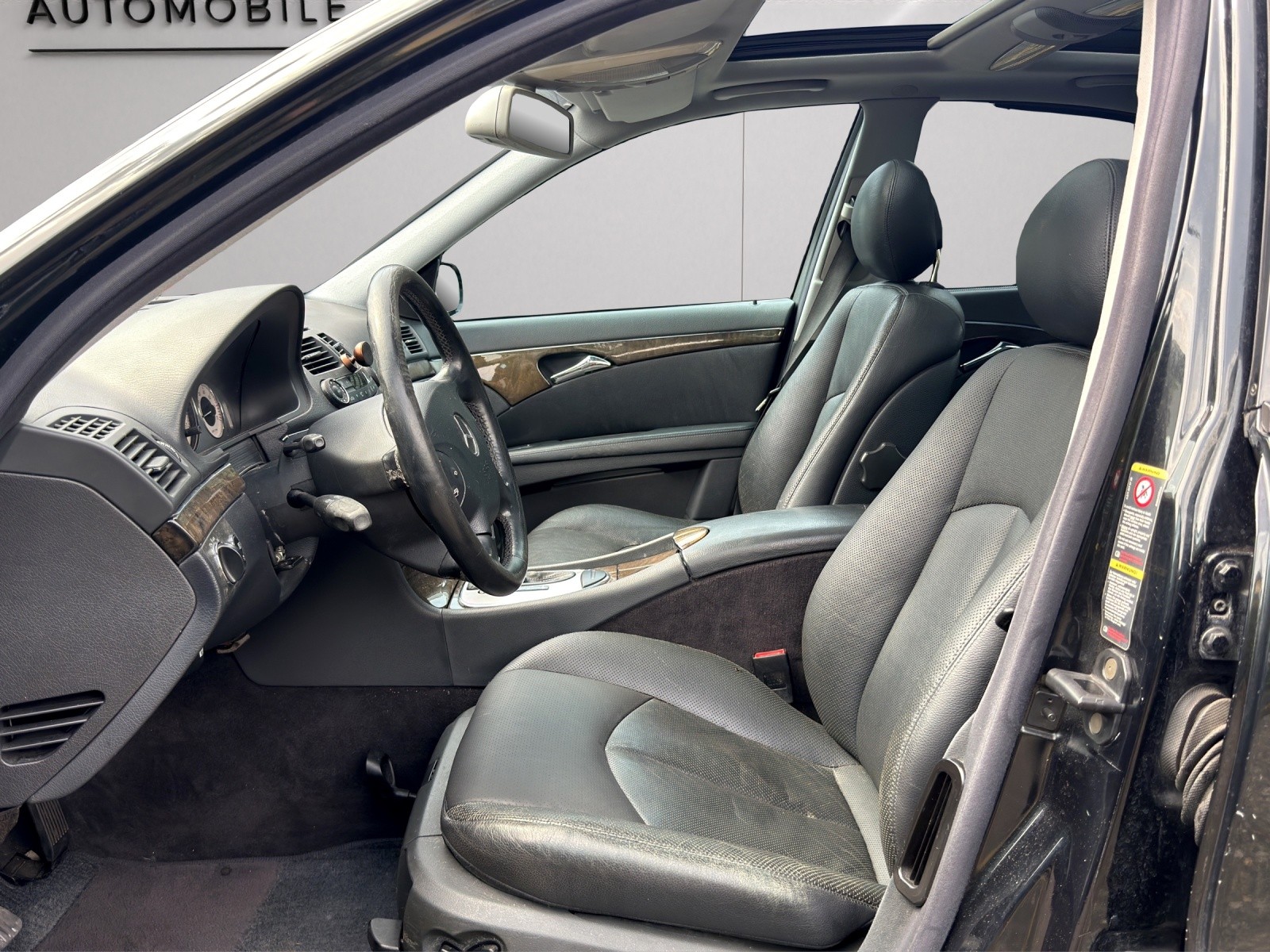 MERCEDES-BENZ E 320 Avantgarde Automatic FAB Design-image-9